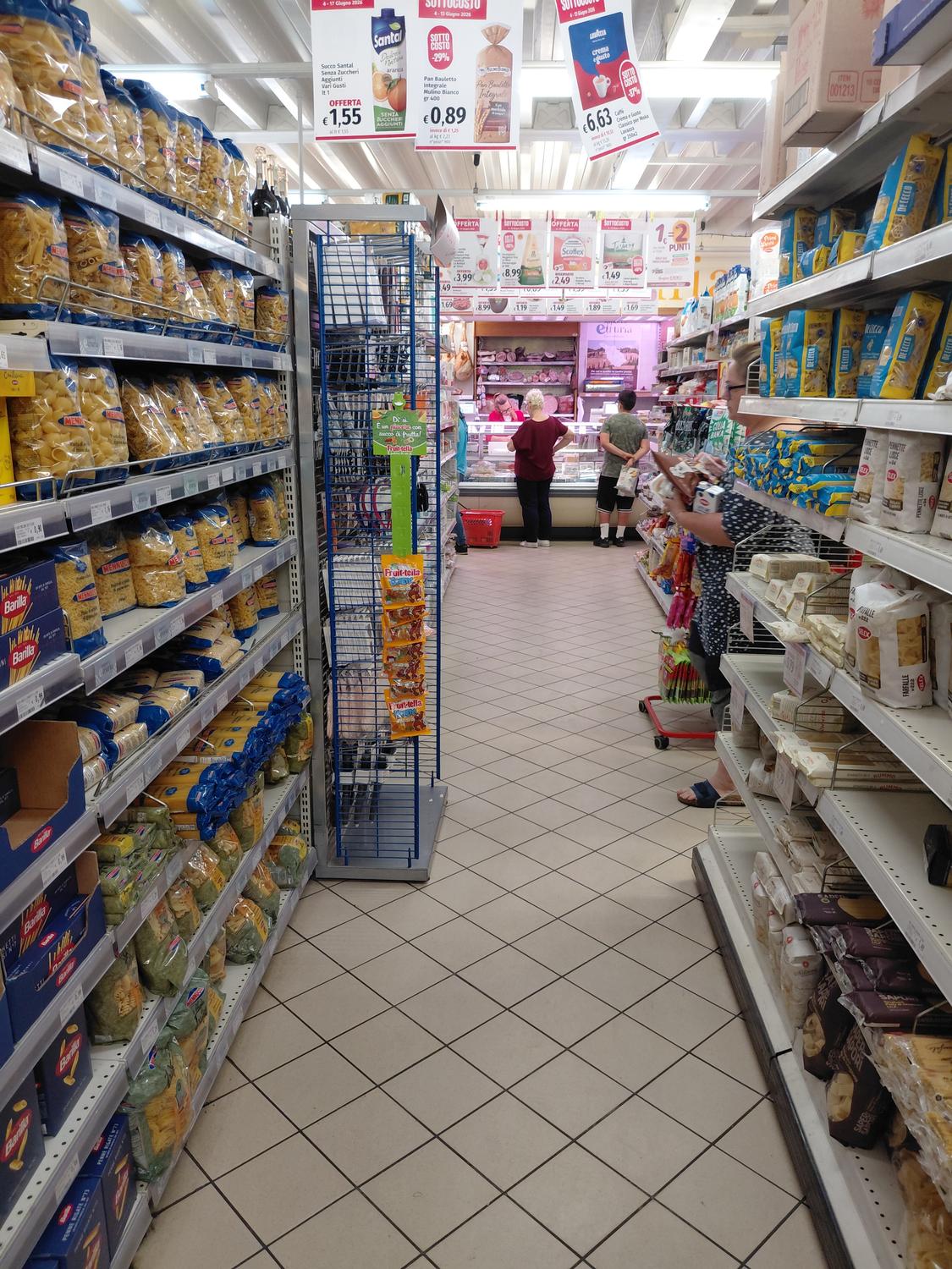 Azienda in vendita: Cedesi attivita supermercato insegna Super A&O Selex mq 350  a Italia - Negozi - alimentari e ortofrutta - Immagine principale