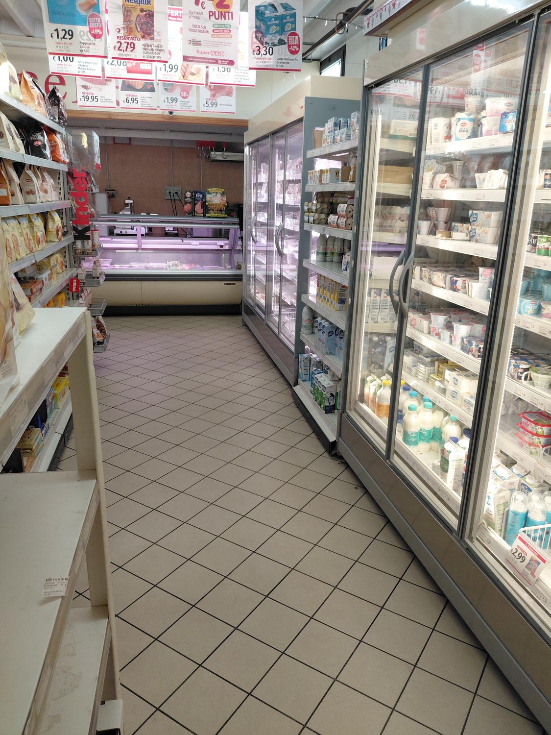 Azienda in vendita: Cedesi attivita supermercato insegna Super A&O Selex mq 350  a Italia - Negozi - alimentari e ortofrutta - Immagine foto 2