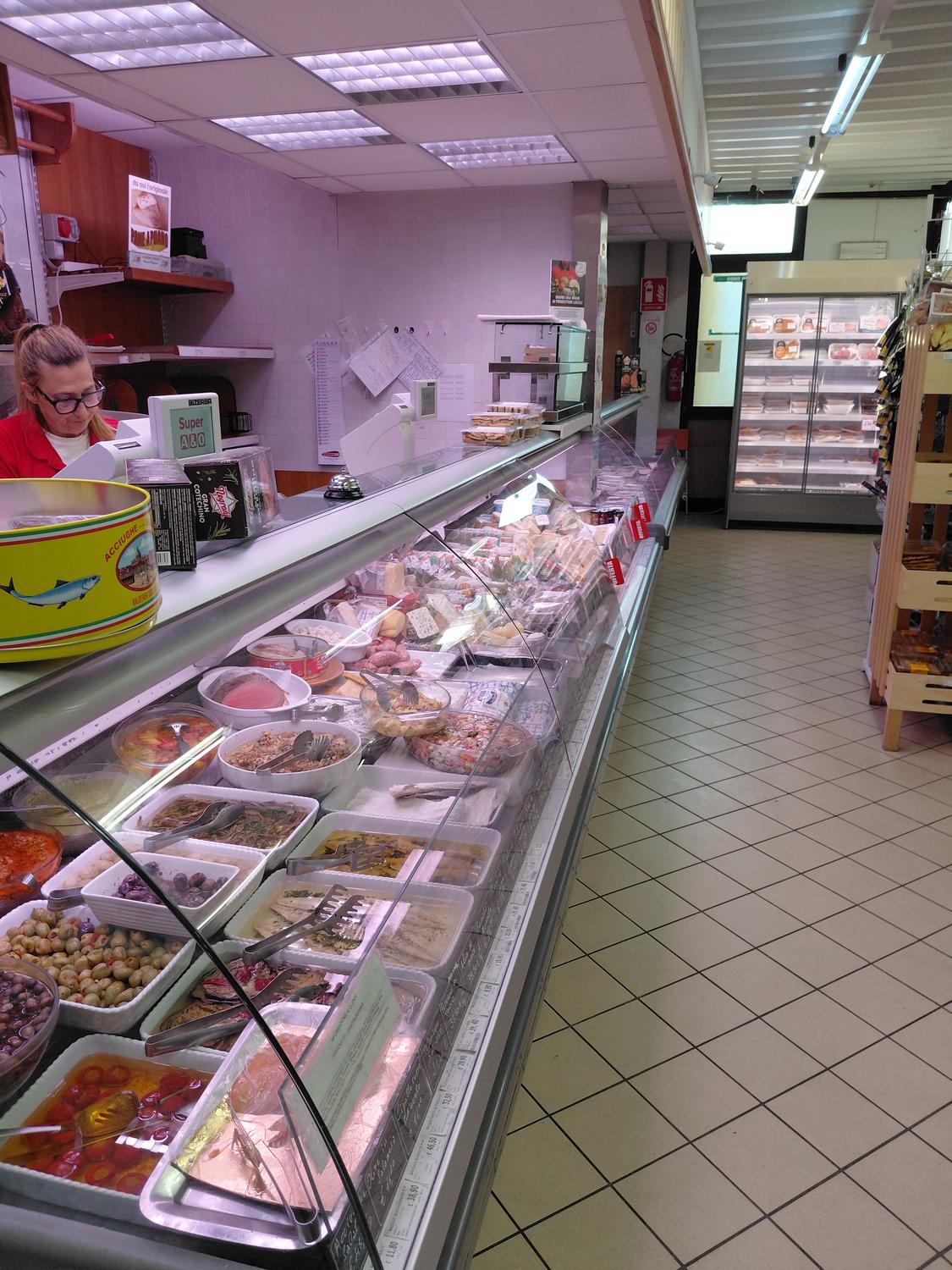 Azienda in vendita: Cedesi attivita supermercato insegna Super A&O Selex mq 350  a Italia - Negozi - alimentari e ortofrutta - Immagine foto 4