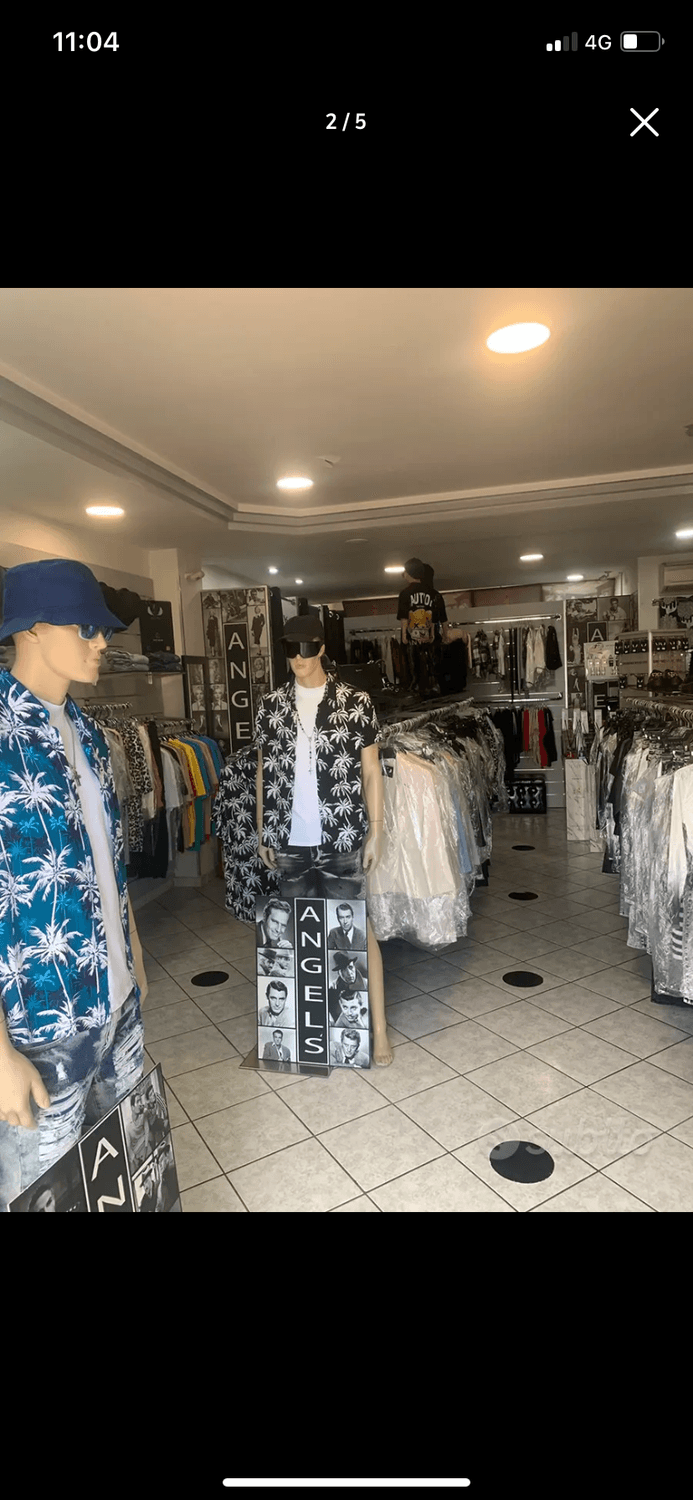 Azienda in vendita: Attività di abbigliamento  a Italia - Negozi - abbigliamento - Immagine foto 3