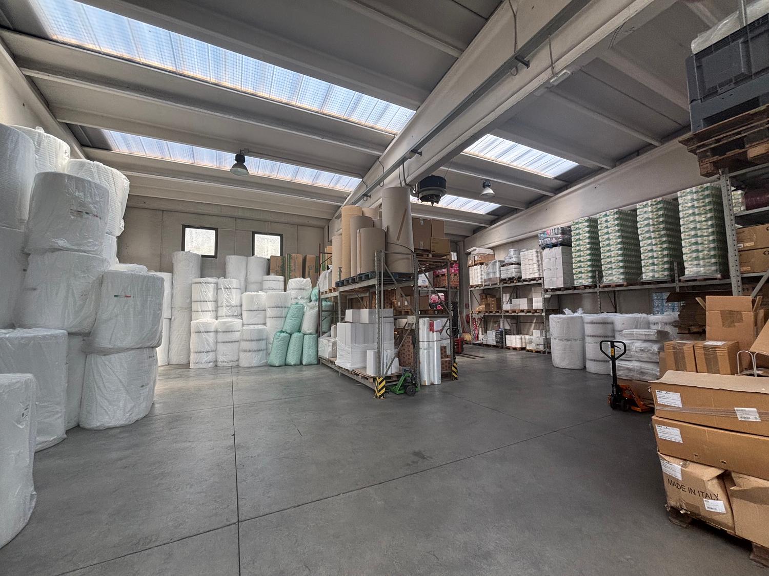 Azienda in vendita: Cedesi attività trentennale commercio ingrosso  a Italia - Ingrosso e Distribuzione - Immagine principale