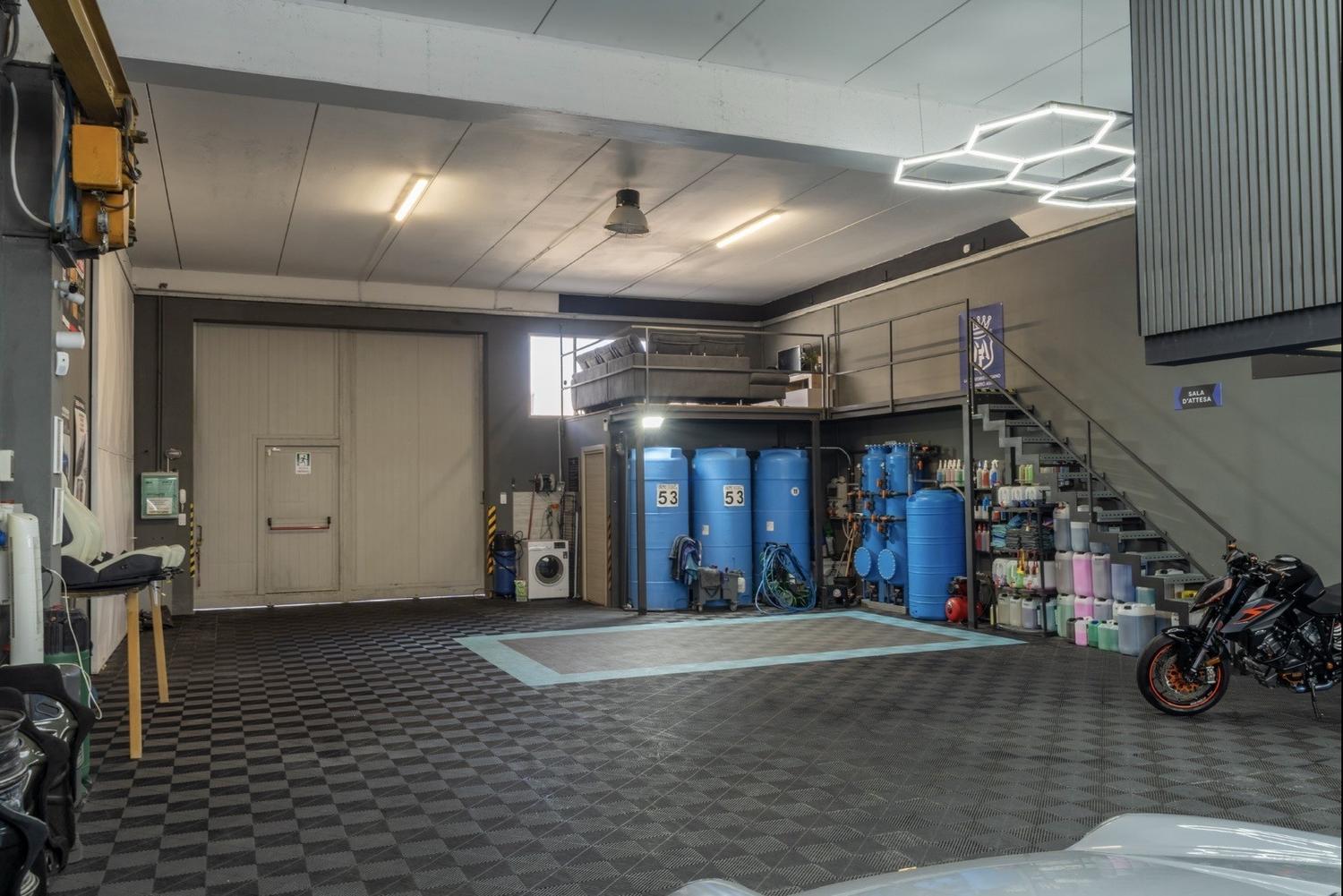 Azienda in vendita: Attività di Car Detailing e Lavaggio Auto a Italia - Automotive - Immagine foto 2