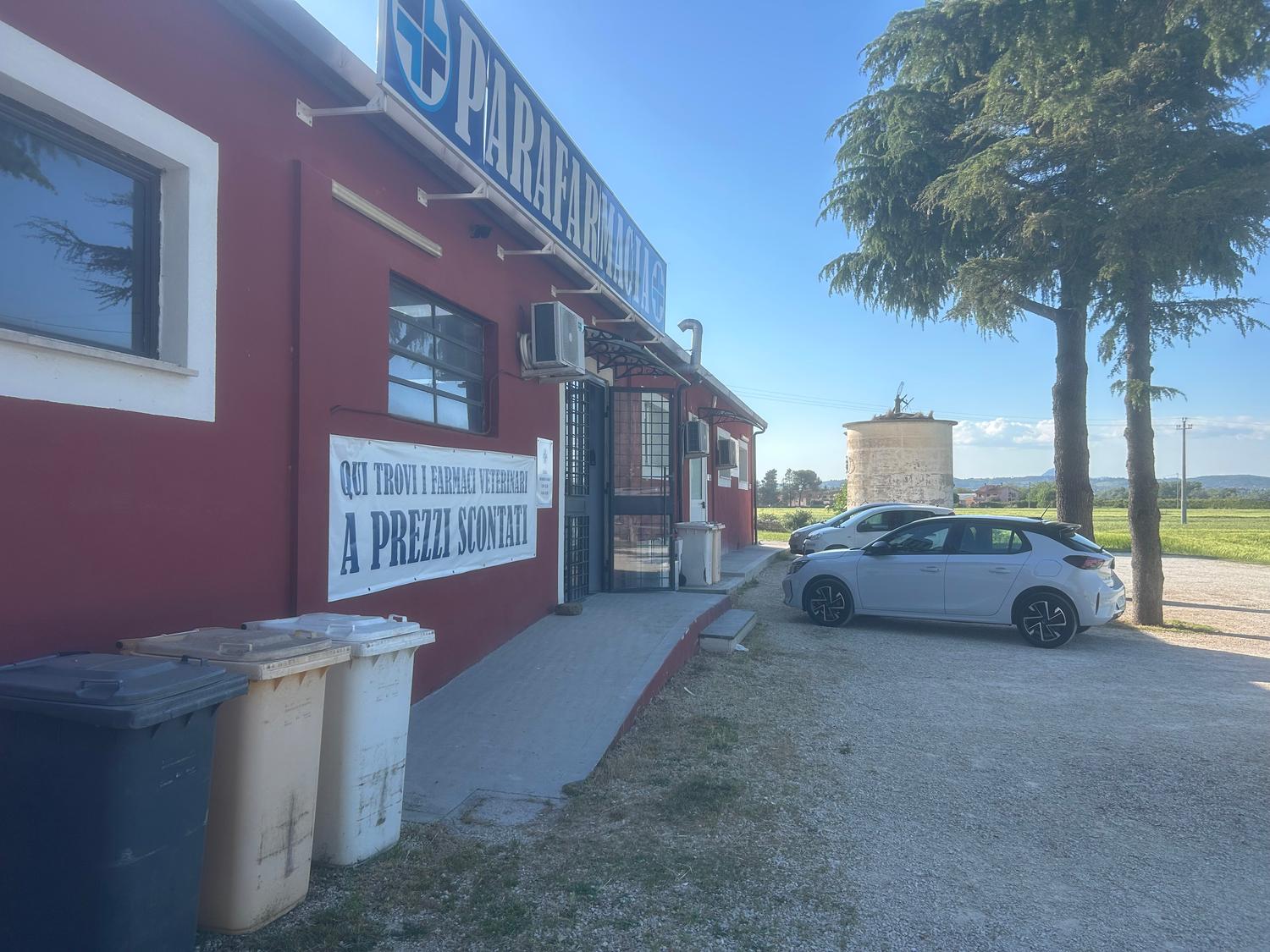 Azienda in vendita: Parafarmacia con vendita all’ingrosso. a Italia - Farmacie e Parafarmacie - Immagine principale