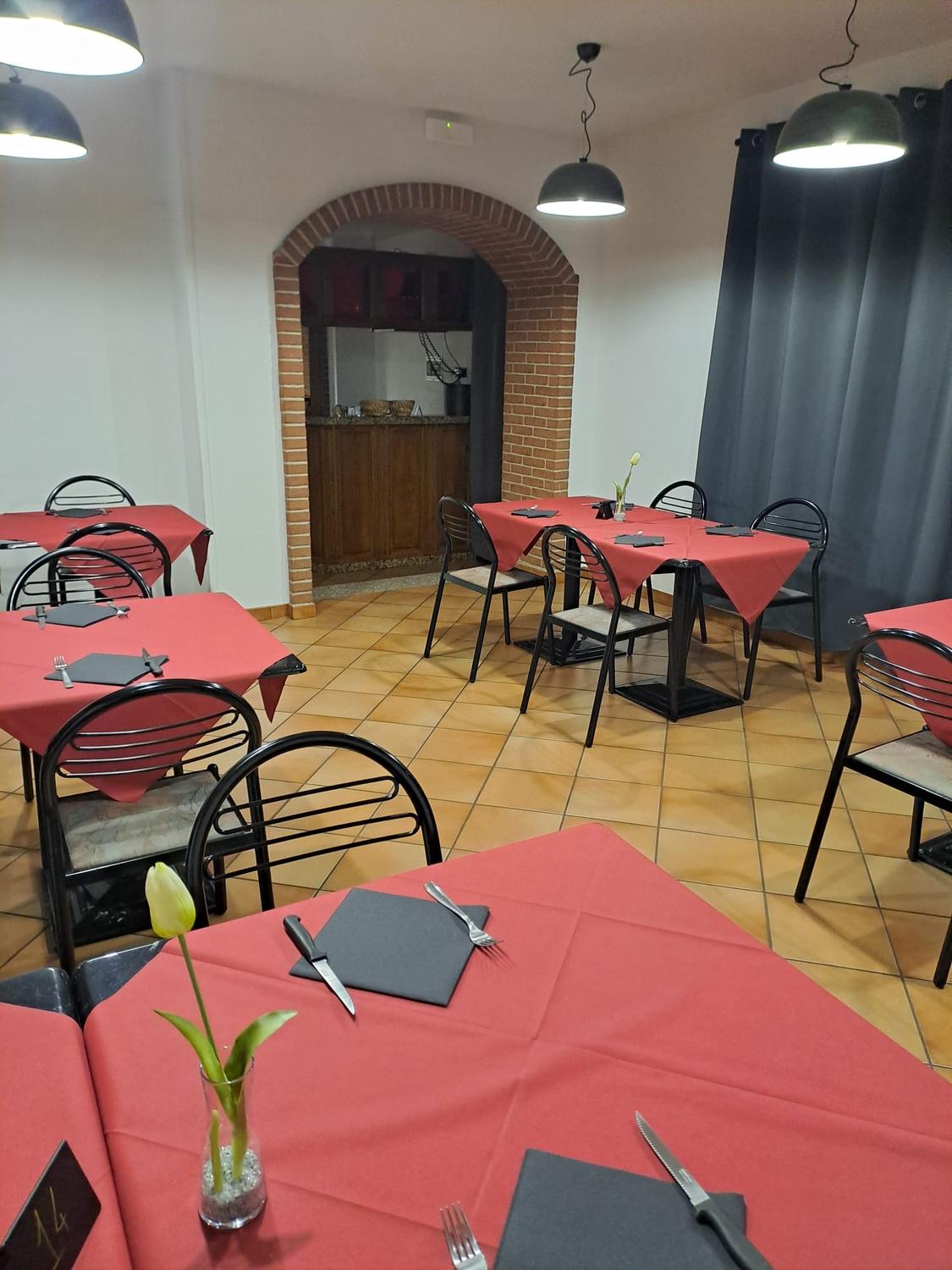 Azienda in vendita: Attività di pizzeria unica per tipologia nel paese a Italia - Pizzerie - Immagine foto 3