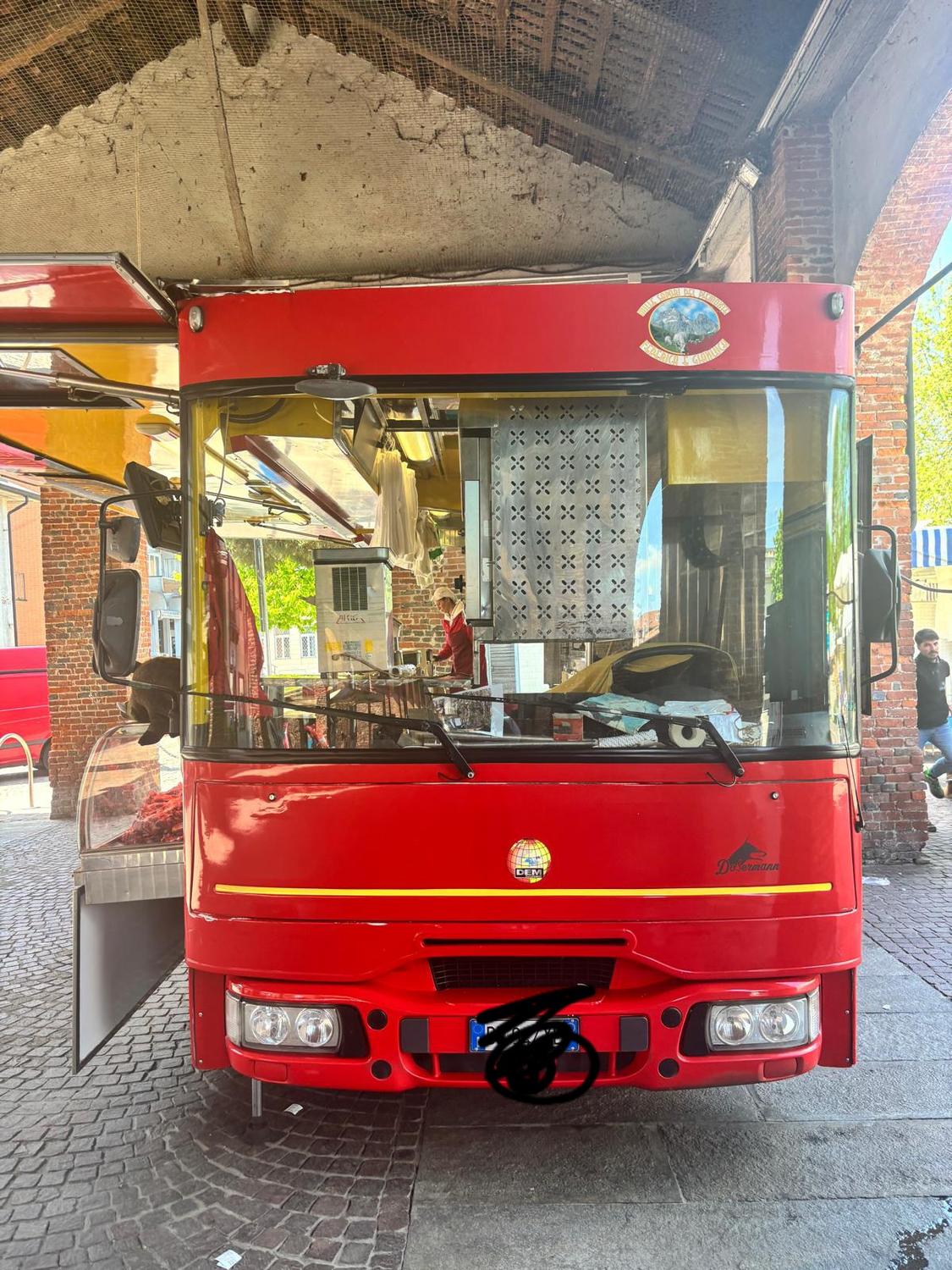 Azienda in vendita: Attività ambulante-rosticceria con autonegozio e due licenze a Italia - Altro - Immagine foto 2