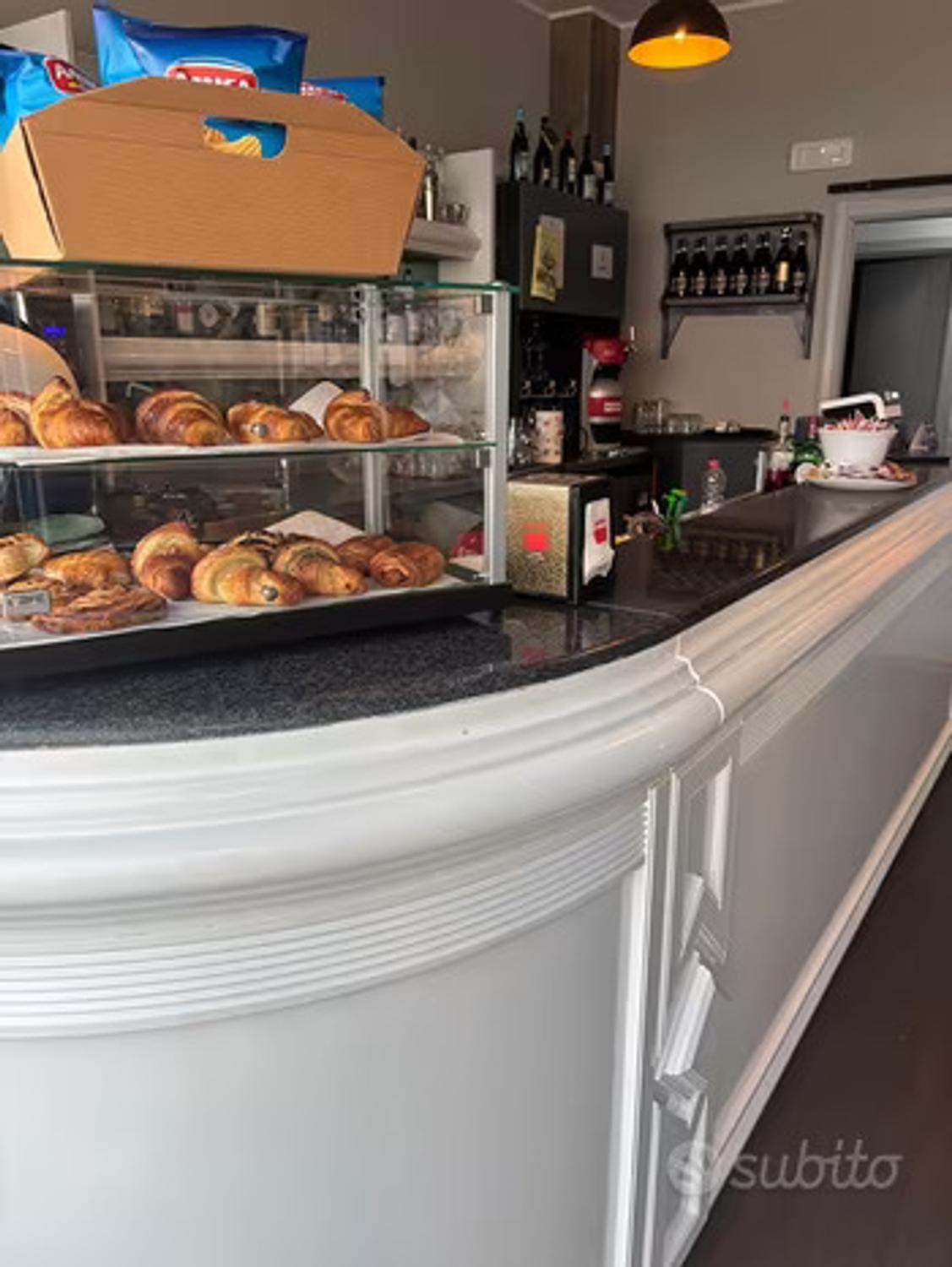 Azienda in vendita: Bar avviato in posizione centrale a Italia - Bar - Immagine foto 3