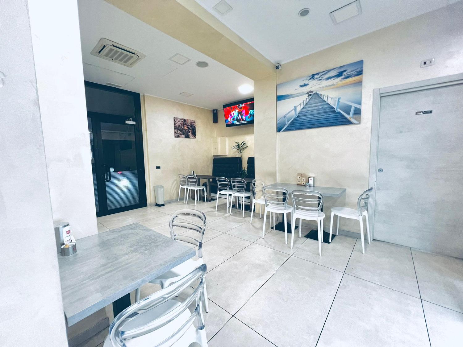 Azienda in vendita: Bar avviato in vendita a Sesto San Giovanni a Italia - Bar - Immagine foto 4