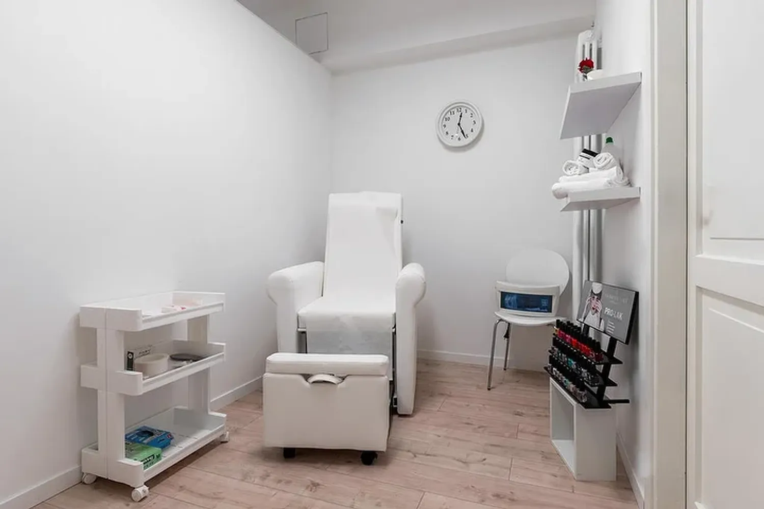Azienda in vendita: CEDESI ATTIVITA' BEN AVVIATA DI CENTRO ESTETICO IN BERGAMO CENTRO a Italia - Centri Estetici - Immagine foto 3