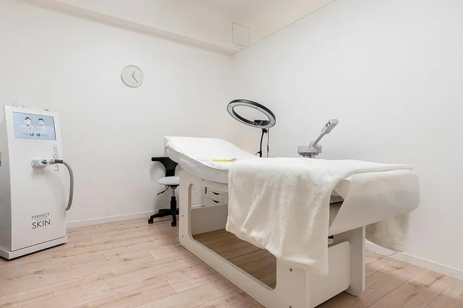 Azienda in vendita: CEDESI ATTIVITA' BEN AVVIATA DI CENTRO ESTETICO IN BERGAMO CENTRO a Italia - Centri Estetici - Immagine foto 4