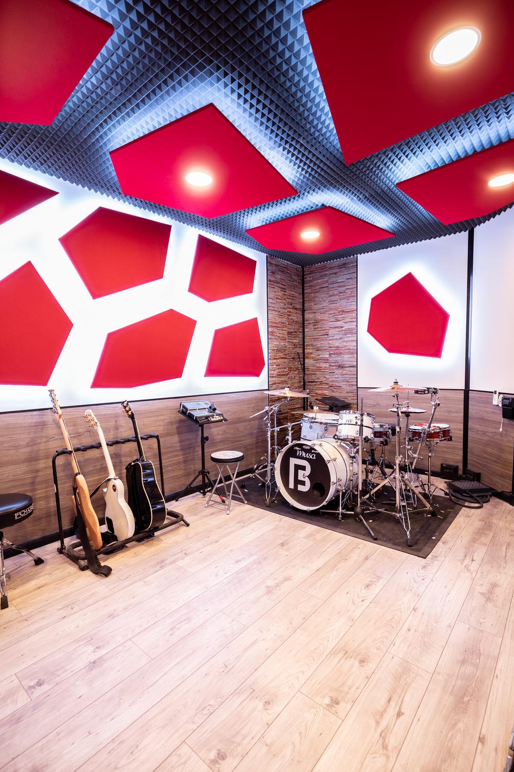 Azienda in vendita: LL Studio SRL cede quote, marchio Take Away Studios registrato a Italia - Arte e intrattenimento - Immagine principale