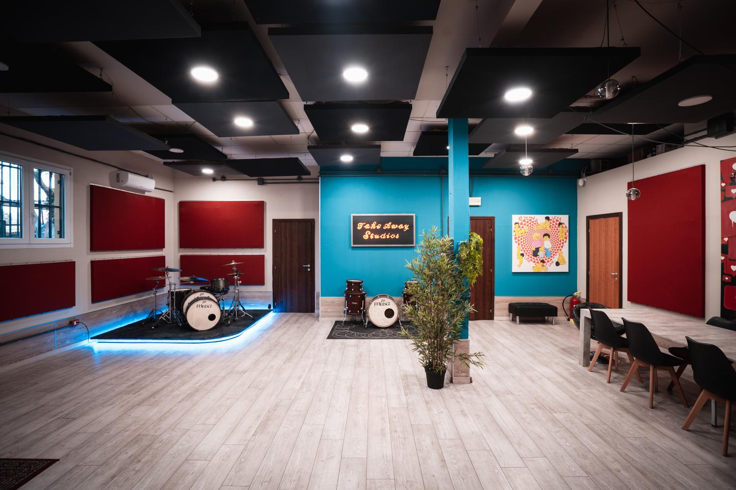 Azienda in vendita: LL Studio SRL cede quote, marchio Take Away Studios registrato a Italia - Arte e intrattenimento - Immagine foto 4