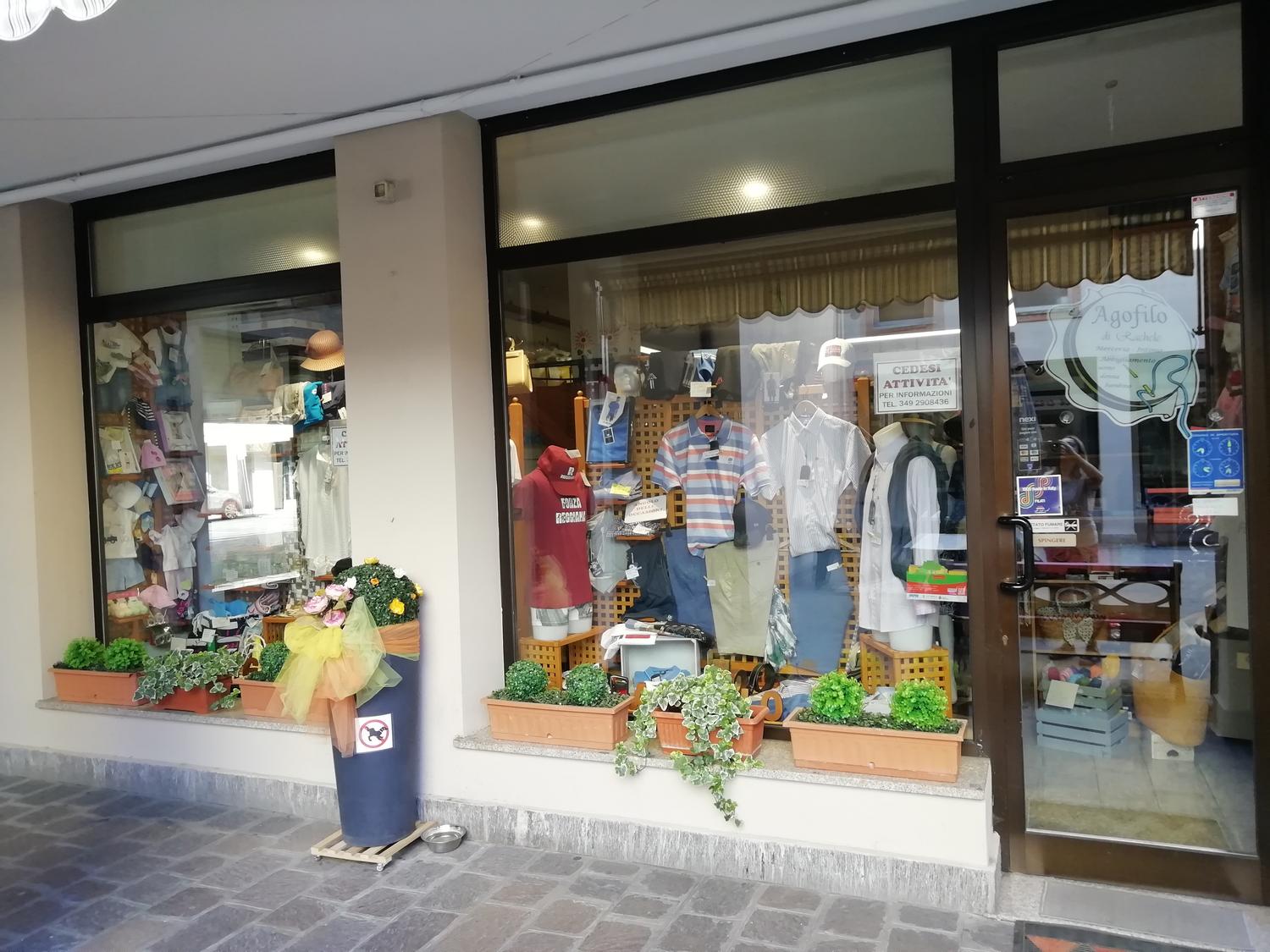 Azienda in vendita: Cedesi attività di commercio d'abbigliamento a Italia - Negozi - abbigliamento - Immagine principale