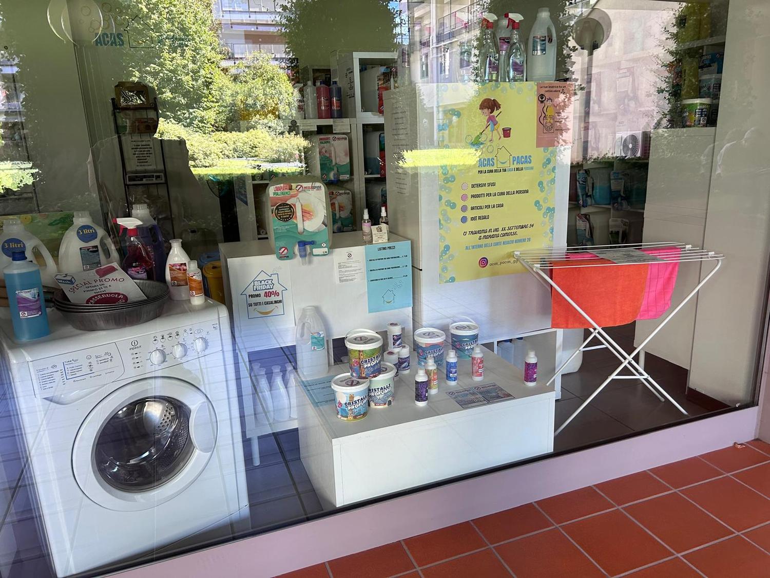 Azienda in vendita: rivendita detersivi sfusi,cosmetici, food per cani e gatti, a Italia - Lavanderie - Immagine foto 2