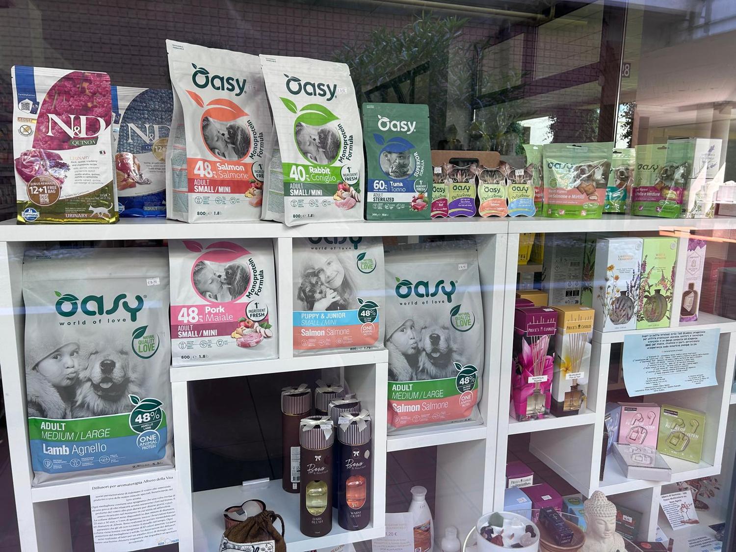 Azienda in vendita: rivendita detersivi sfusi,cosmetici, food per cani e gatti, a Italia - Lavanderie - Immagine foto 3