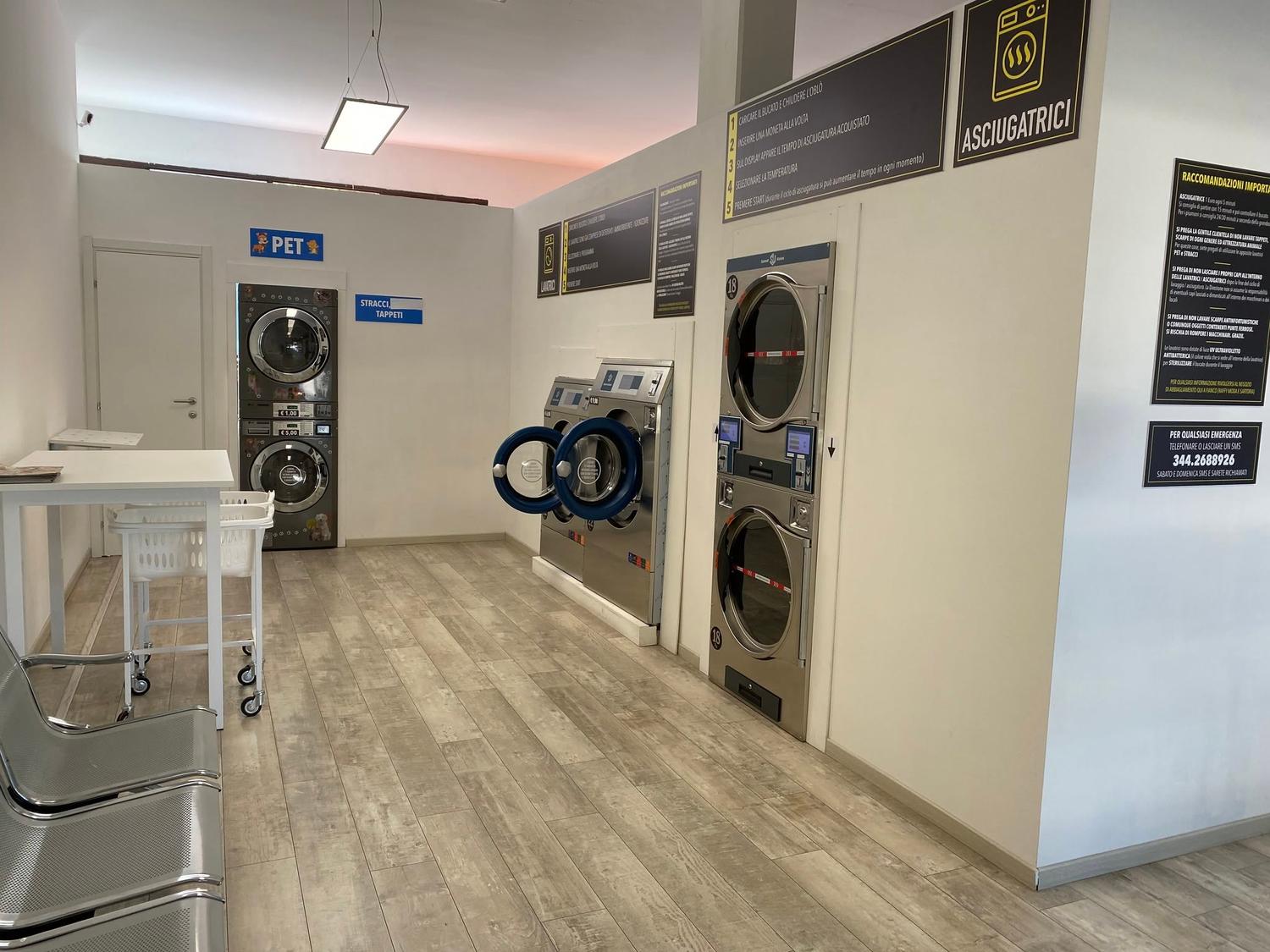 Azienda in vendita: Cedesi Attività avviata 3-in-1 (Lavanderia Self-abbigli-sartoria a Italia - Negozi - abbigliamento - Immagine principale