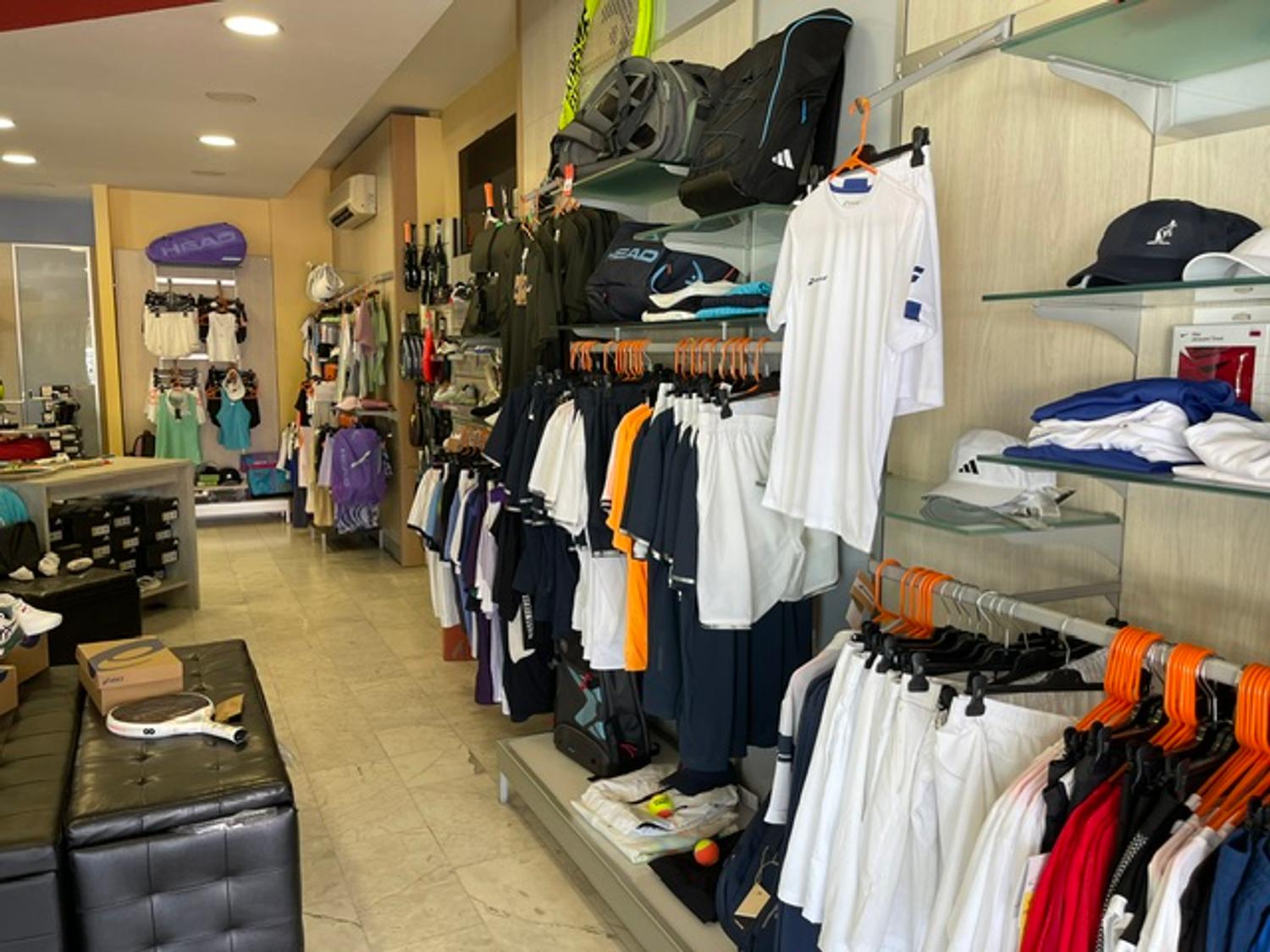 Azienda in vendita: NEGOZIO SPECIALIZZATO TENNIS & PADEL a Italia - Negozi - Articoli sportivi - Immagine principale