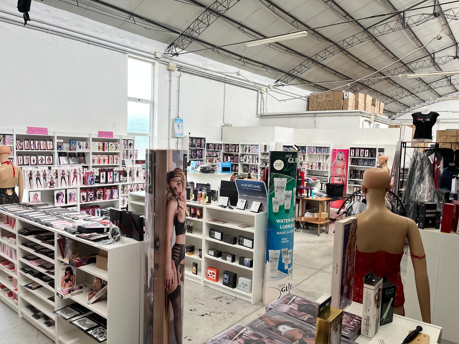 Azienda in vendita: E-commerce Adult/Benessere Ampio Magazzino e Rete Fornitori Esclu a Italia - E-commerce - Immagine foto 2