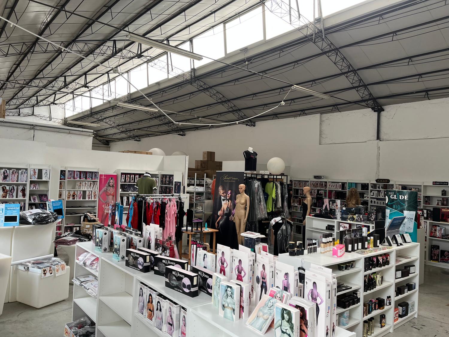Azienda in vendita: E-commerce Adult/Benessere Ampio Magazzino e Rete Fornitori Esclu a Italia - E-commerce - Immagine foto 3
