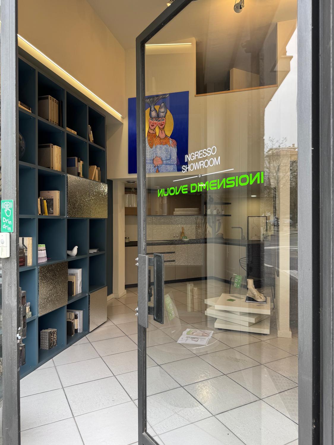 Azienda in vendita: Cessione negozio di mobili e arredamento a Italia - Mobili e Arredamento - Immagine foto 2