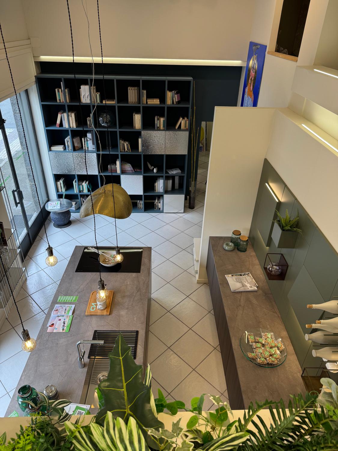 Azienda in vendita: Cessione negozio di mobili e arredamento a Italia - Mobili e Arredamento - Immagine foto 4