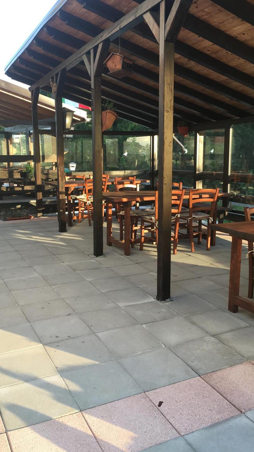 Azienda in vendita: Vendesi ristorante ben avviato in luogo stupendo con appartamento a Italia - Ristoranti - Immagine foto 3