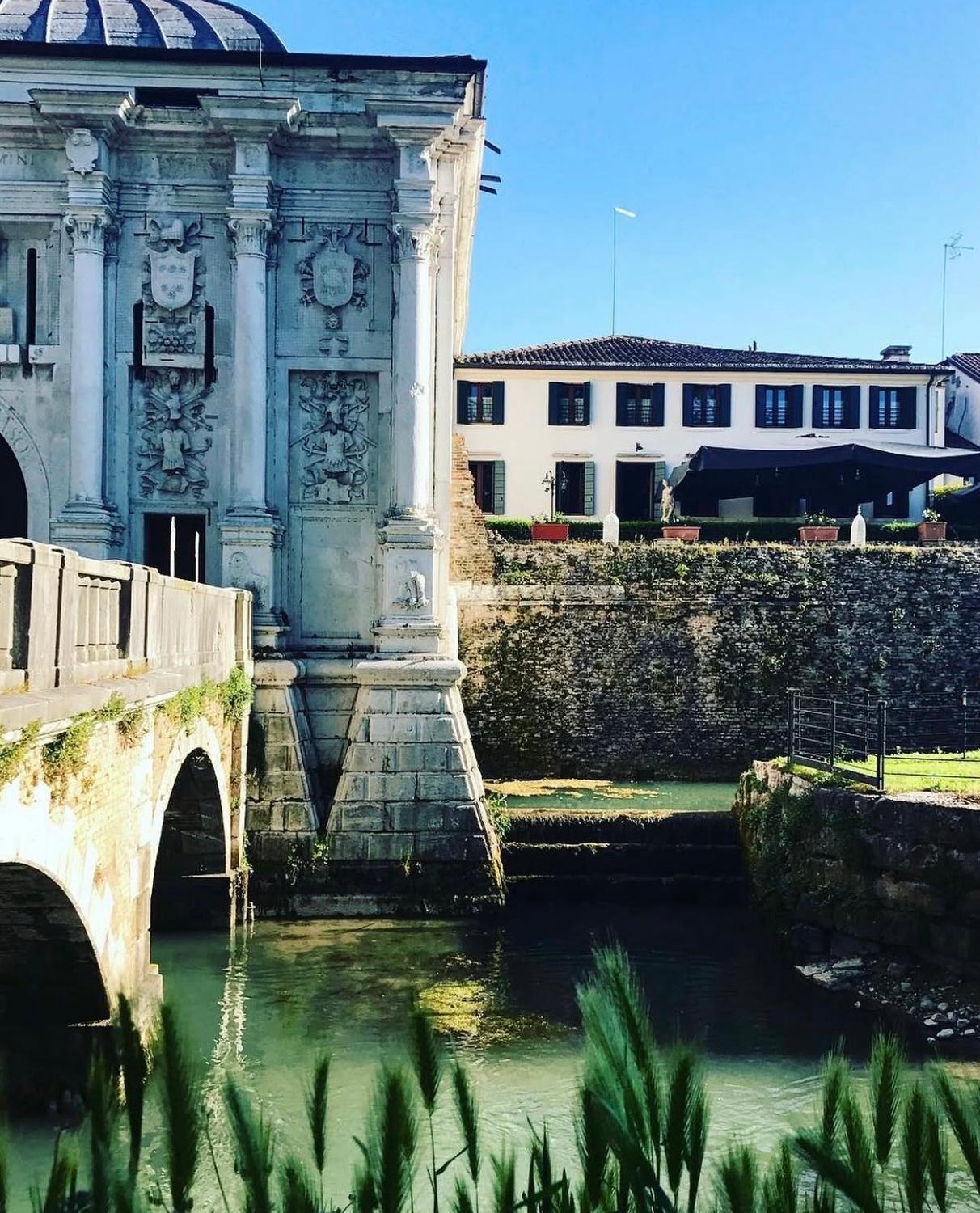 Azienda in vendita: Cedesi attività di affittacamere e locazione turistica a Treviso a Italia - Affittacamere - Immagine principale
