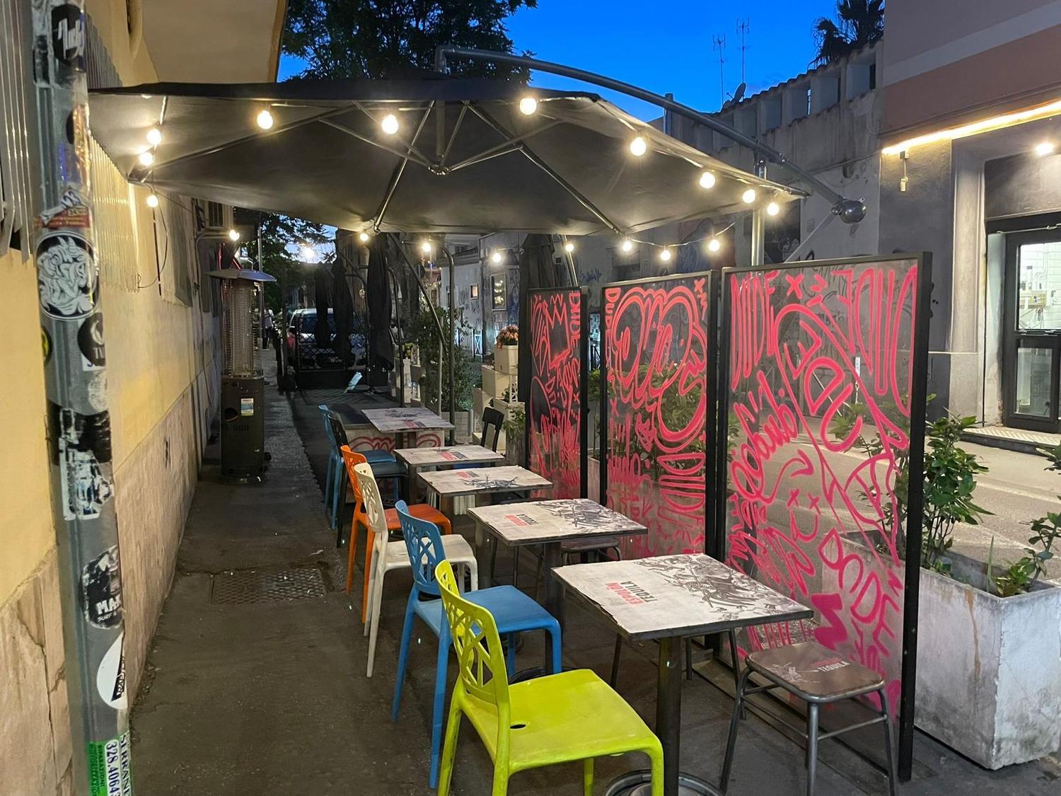Azienda in vendita: Attività cocktail bar, birreria e laboratorio cucina a Roma a Italia - Bar - Immagine foto 4