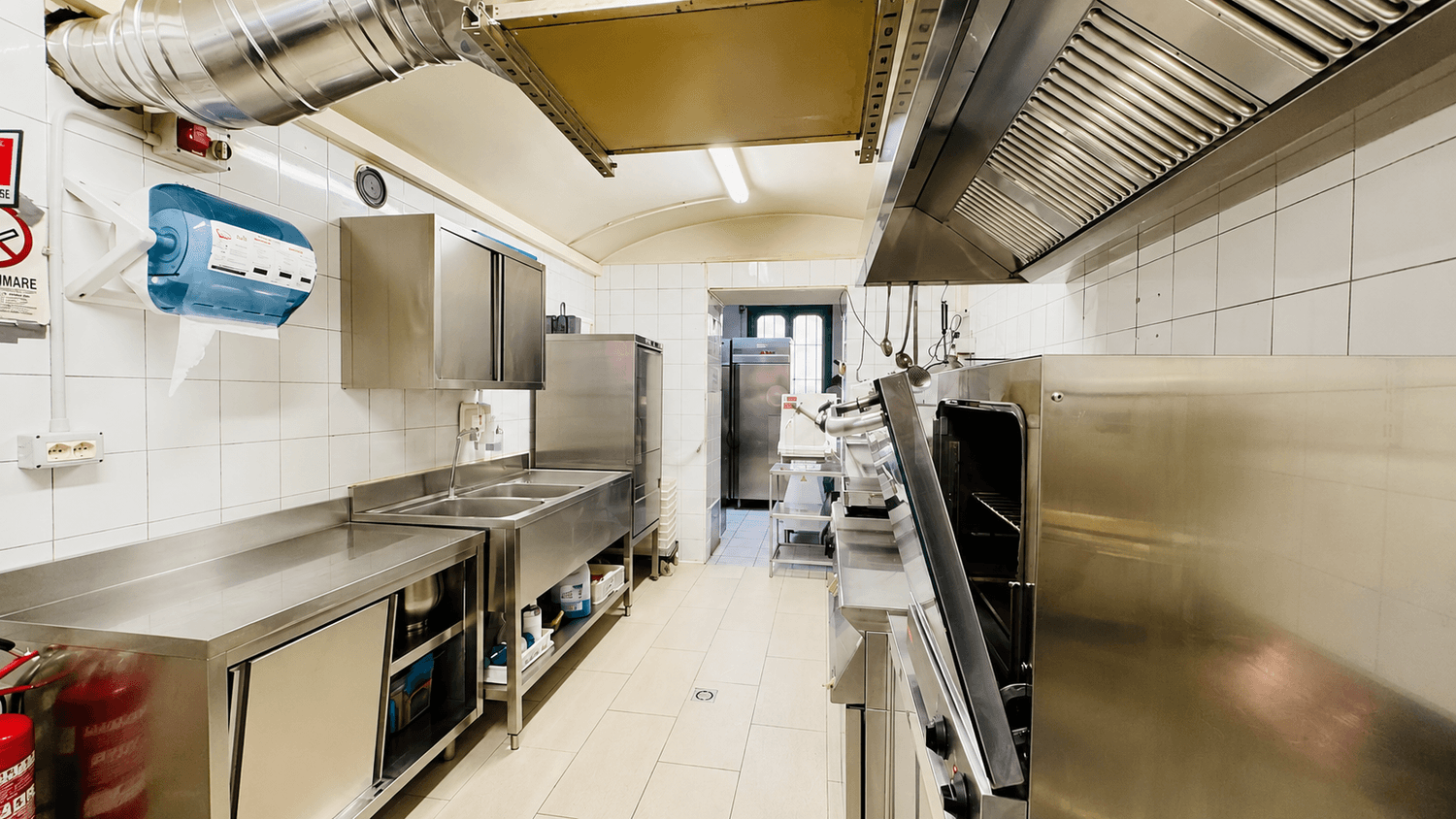 Azienda in vendita: CEDESI RISTORANTE STREET FOOD PUGLIESE a Italia - Ristoranti - Immagine foto 4