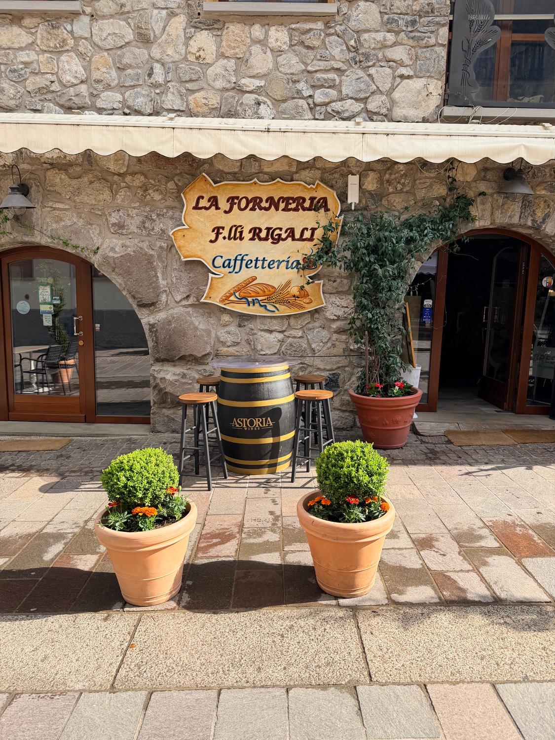 Azienda in vendita: Forneria Caffetteria a Borno a Italia - Bar - Immagine principale