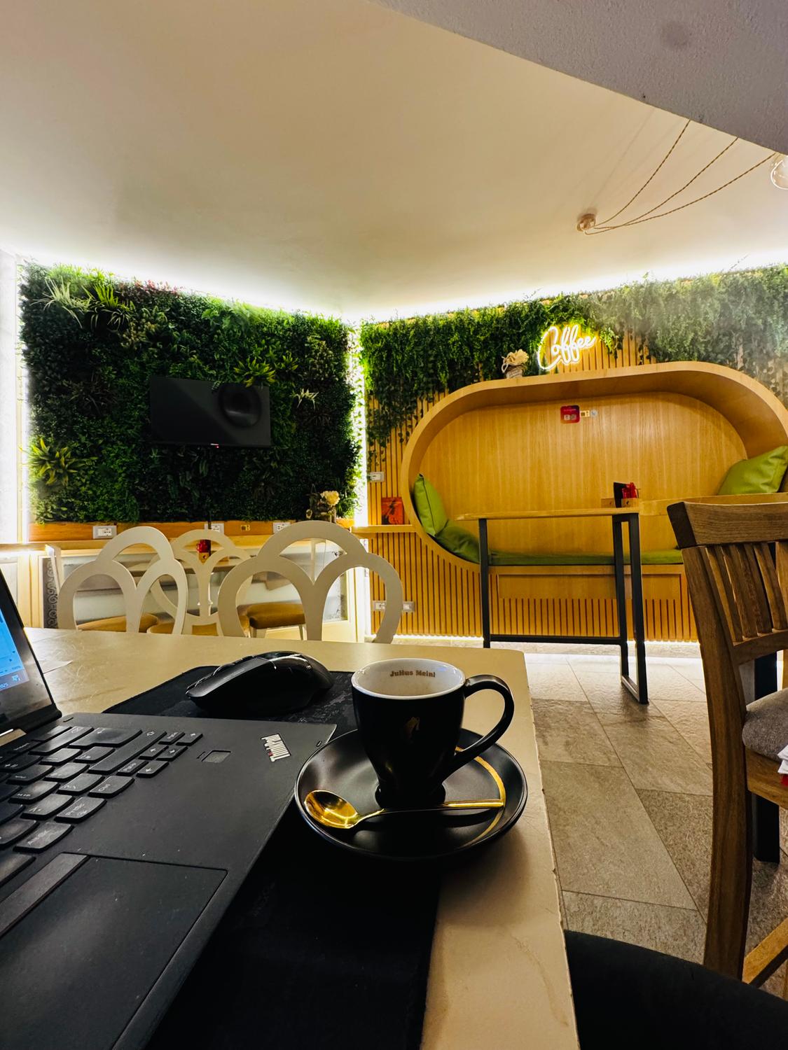 Azienda in vendita: Forneria Caffetteria a Borno a Italia - Bar - Immagine foto 2