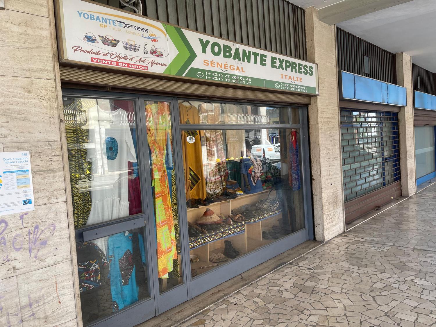 Azienda in vendita: CEDESI ATTIVITÀ COMMERCIALE – BRESCIA  a Italia - Negozi - abbigliamento - Immagine principale