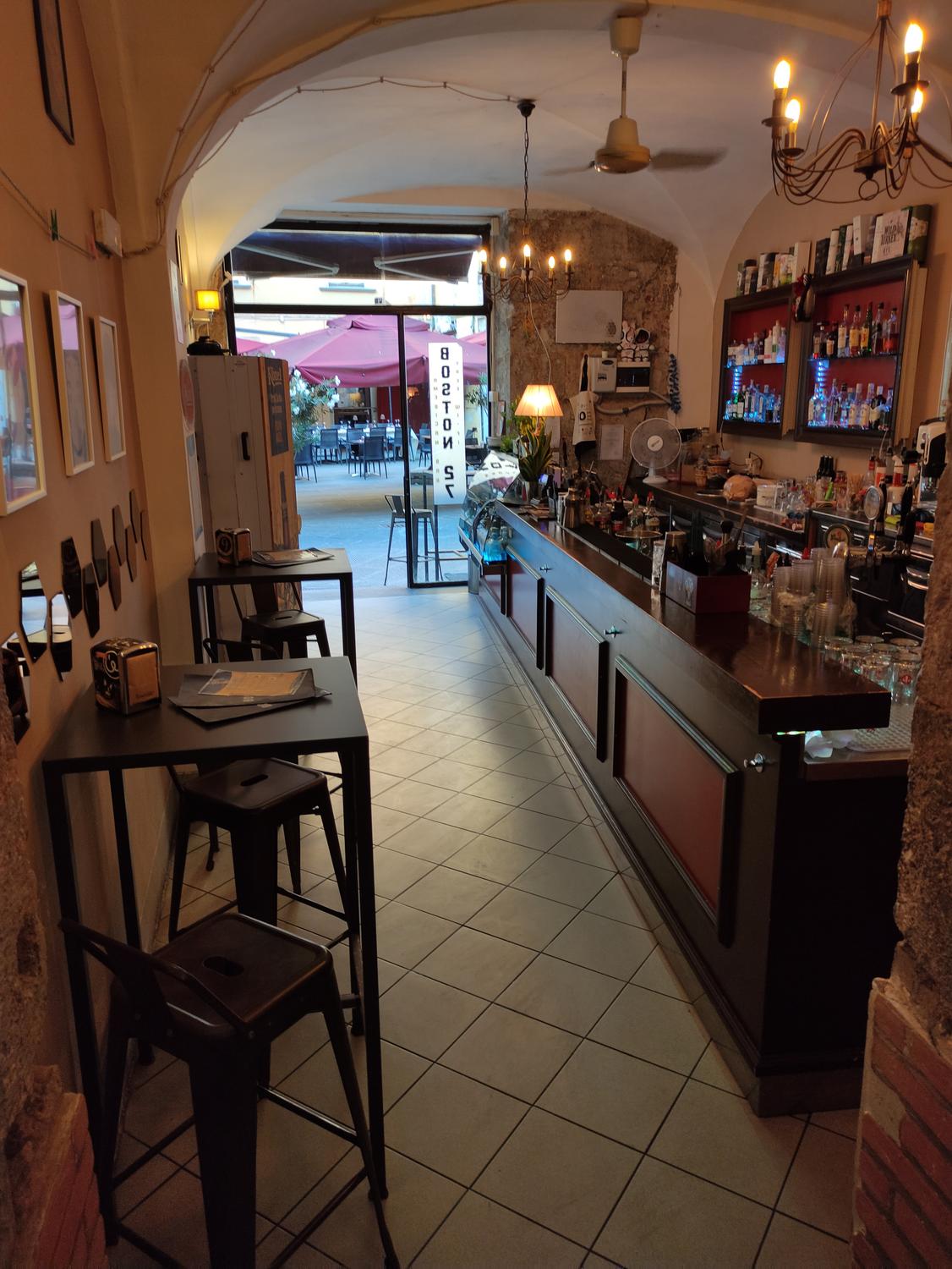 Azienda in vendita: Cocktail BAR avviato in centro storico a Pisa a Italia - Bar - Immagine principale