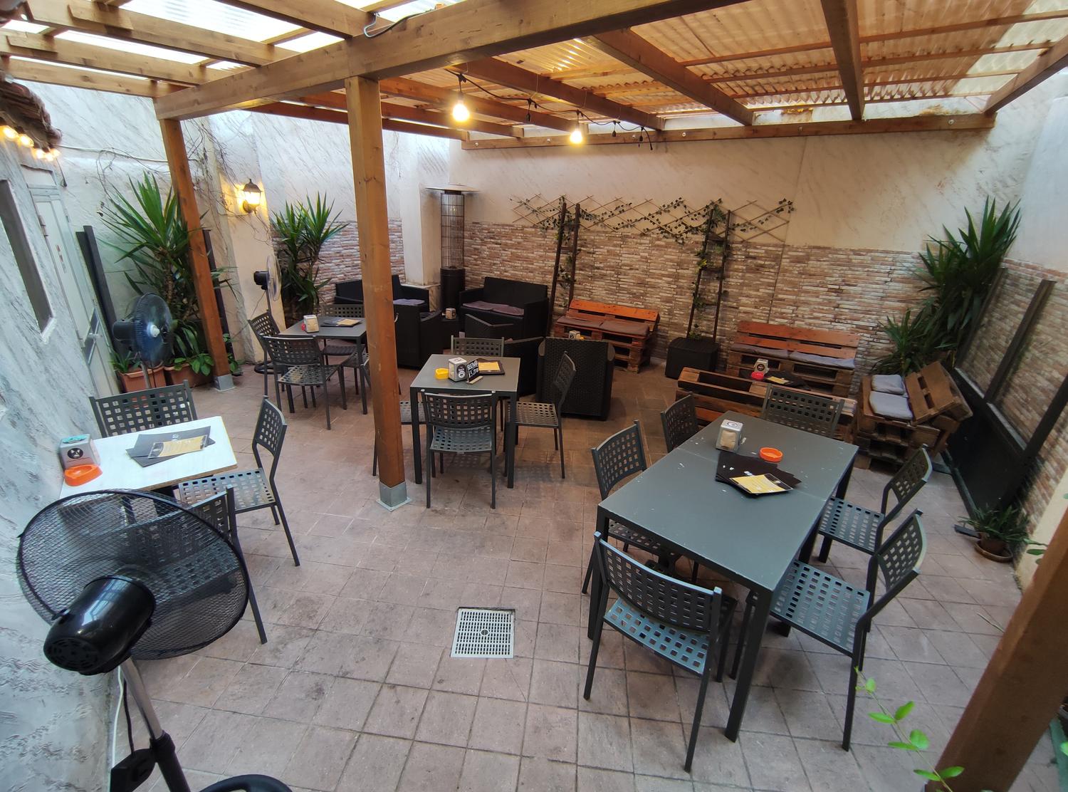 Azienda in vendita: Cocktail BAR avviato in centro storico a Pisa a Italia - Bar - Immagine foto 2