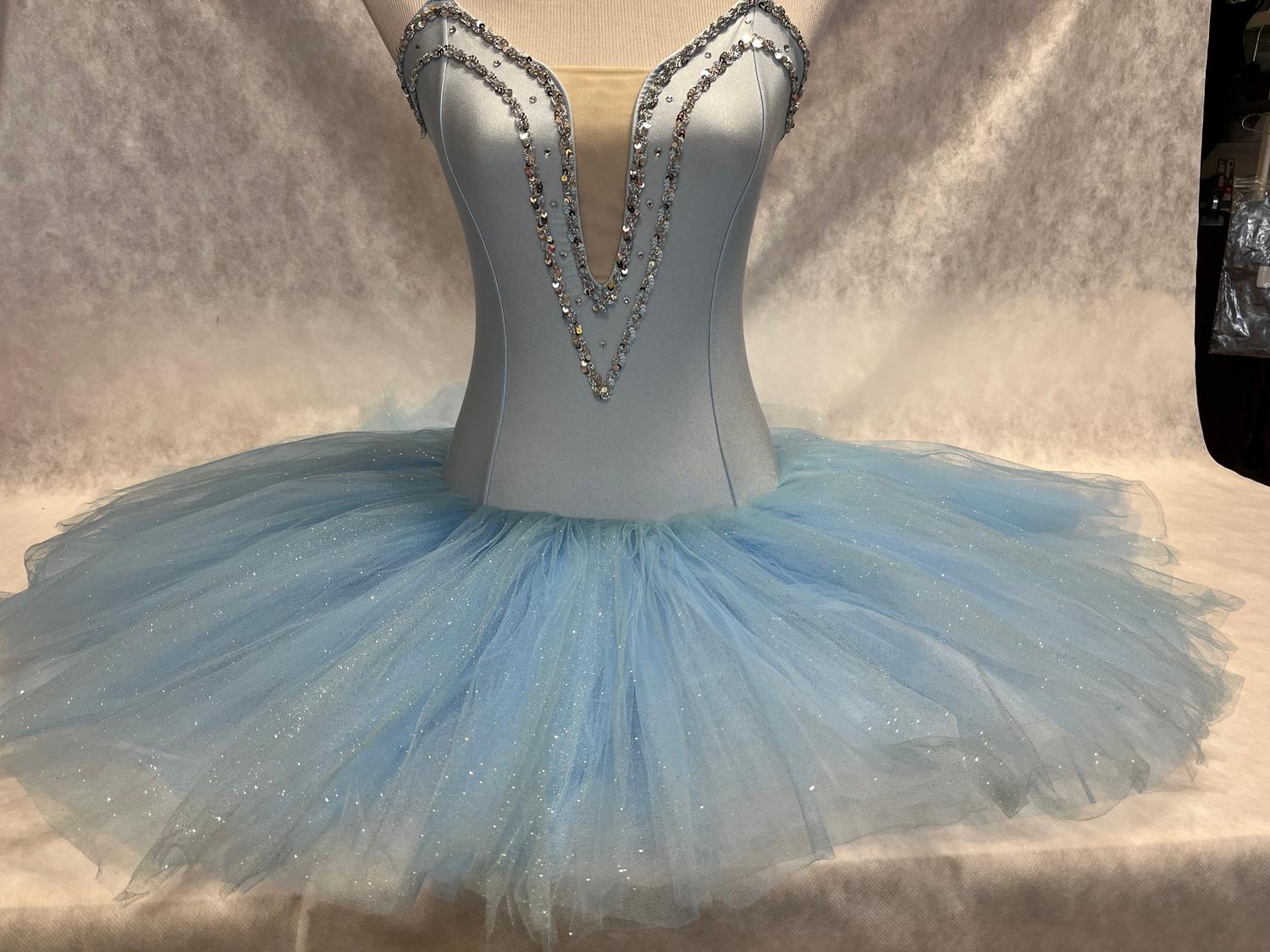 Azienda in vendita: Atelier artigianato artistico con annesso negozio per danza. a Italia - Attività artigianali e professionali - Immagine foto 3