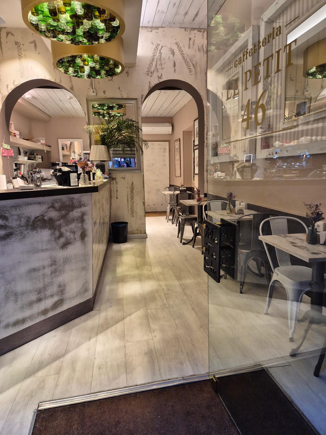 Azienda in vendita: BAR VENDITA CENTRO SEREGNO ZONA PEDONALE a Italia - Bar - Immagine foto 3
