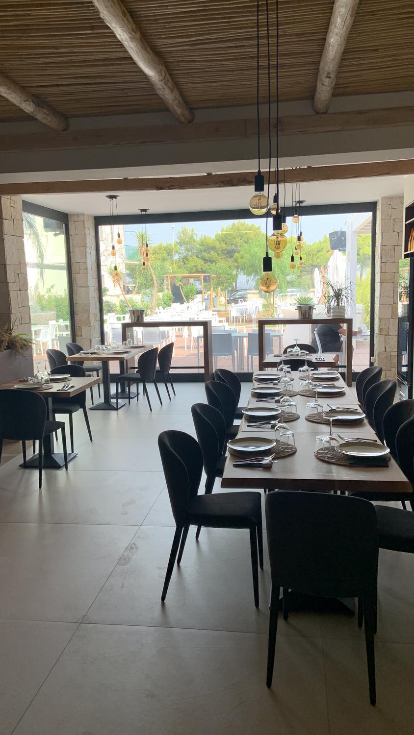Azienda in vendita: Ristorante e casa vacanze fronte mare a Italia - Ristoranti - Immagine principale