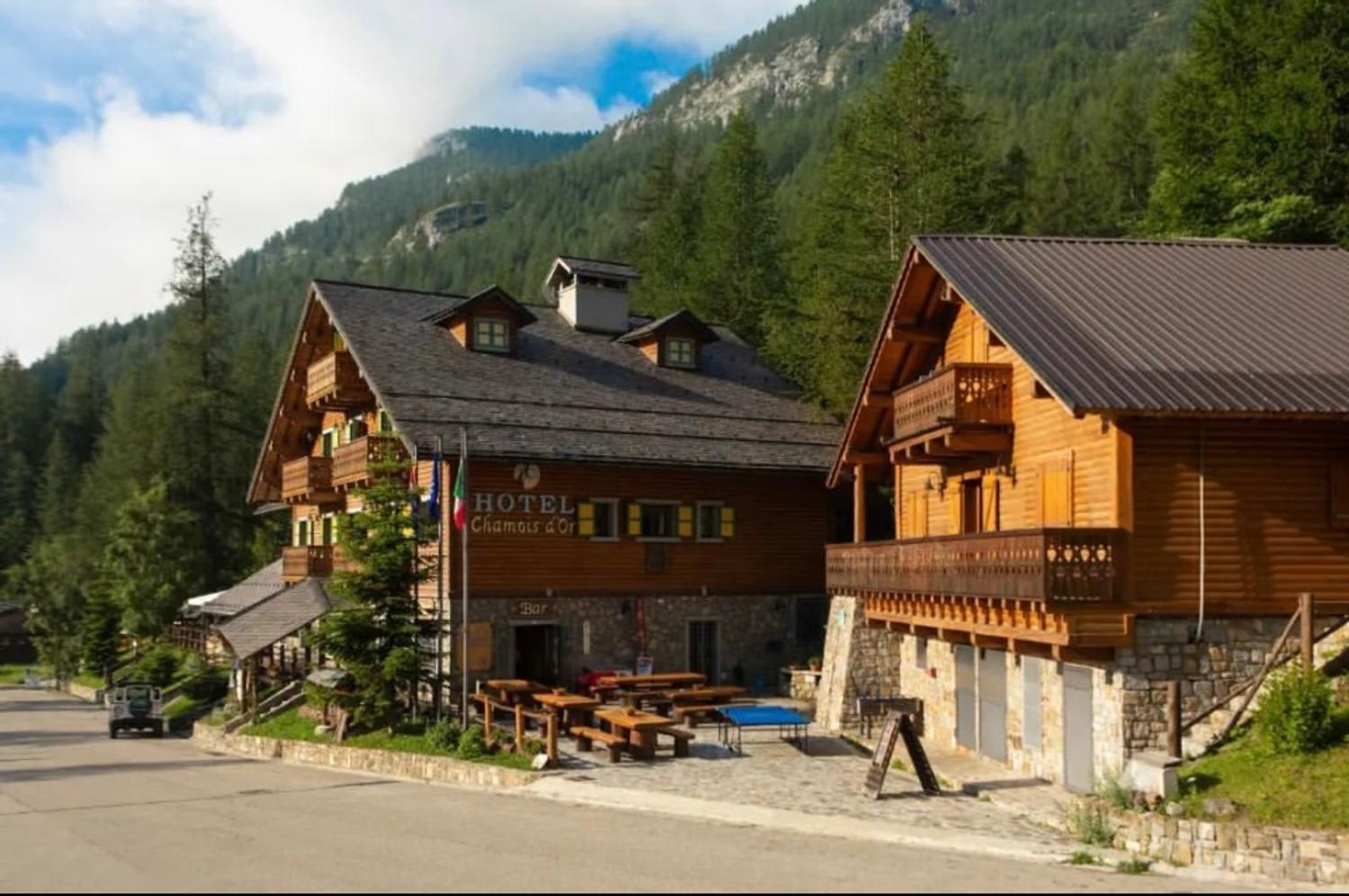 Azienda in vendita: Vendido splendido Hotel in Montagna immerso nella nautura a Italia - Hotel - Immagine principale