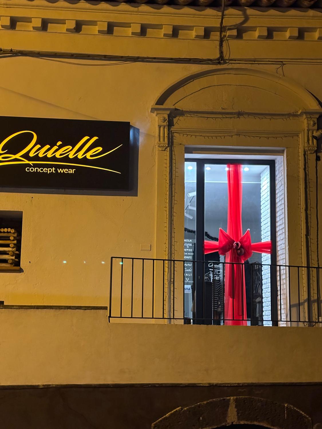 Azienda in vendita: Negozio di abbigliamento e accessori moda donna. a Italia - Negozi - abbigliamento - Immagine principale