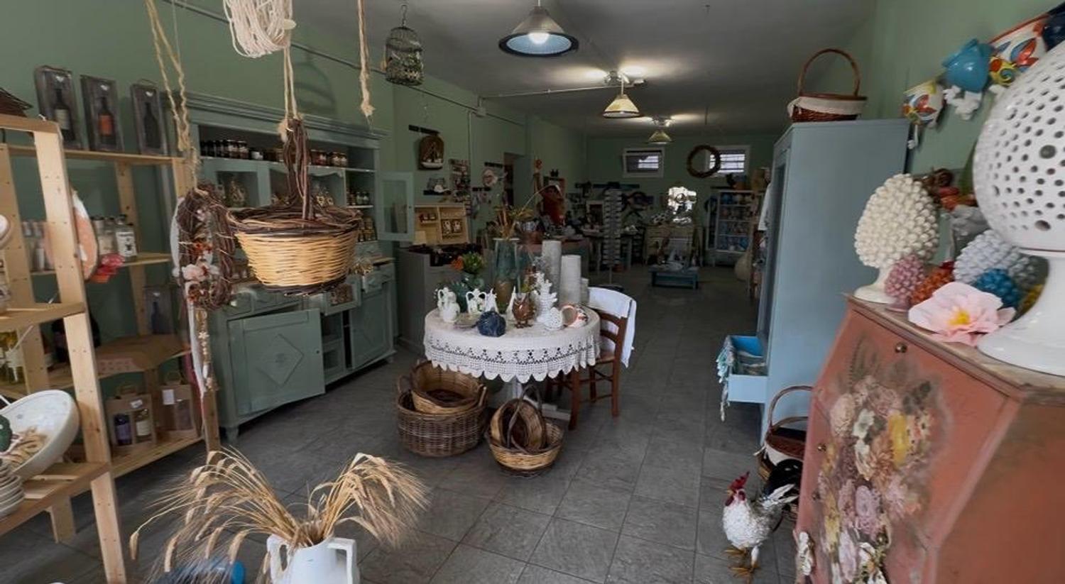 Azienda in vendita: Nella bellissima Torre Lapillo vendesi attività commerciale  a Italia - Altro - Immagine foto 2