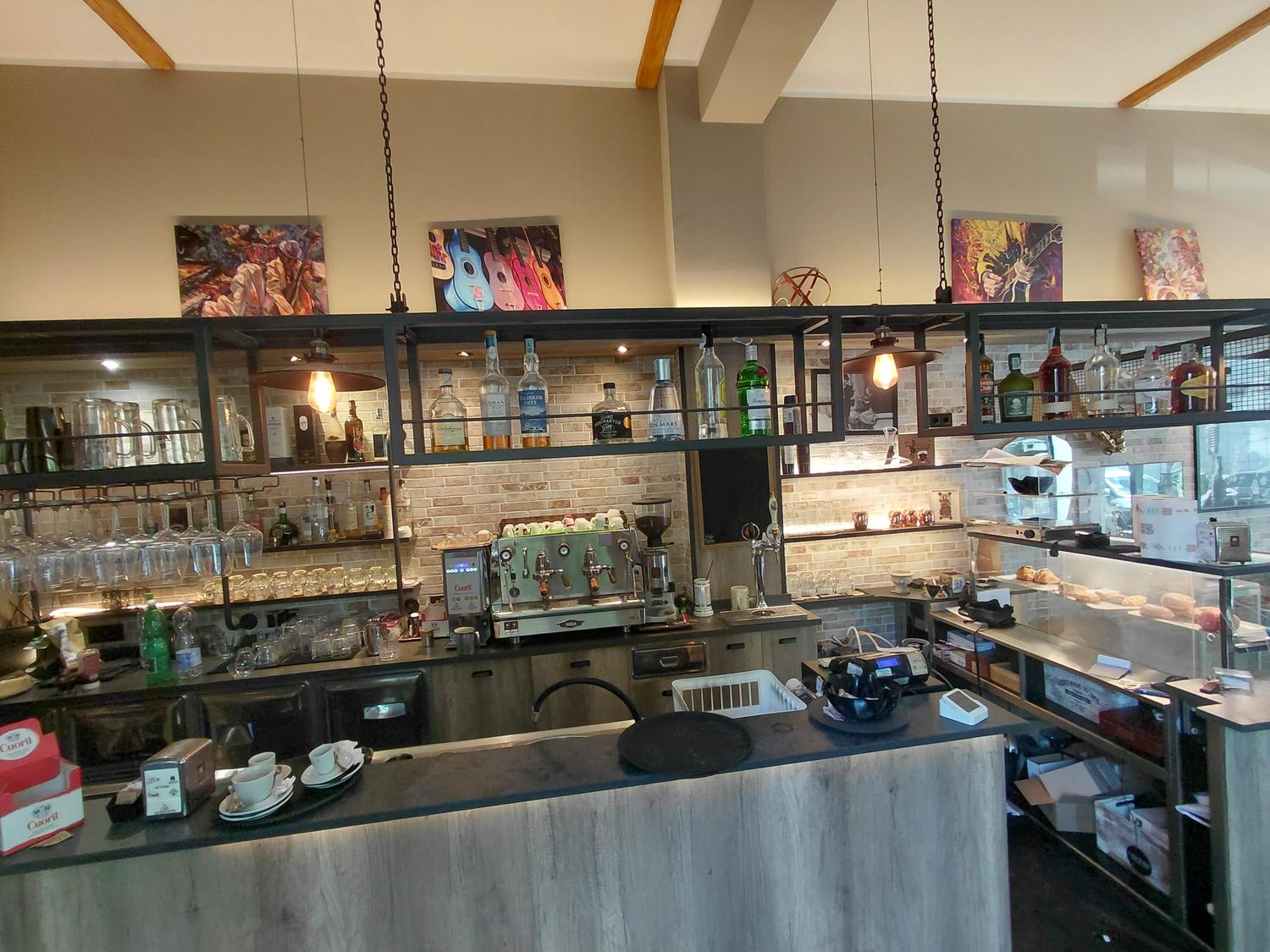 Azienda in vendita: Affitto di gestione attività bar mura comprese ristrutturato a Italia - Bar - Immagine foto 4