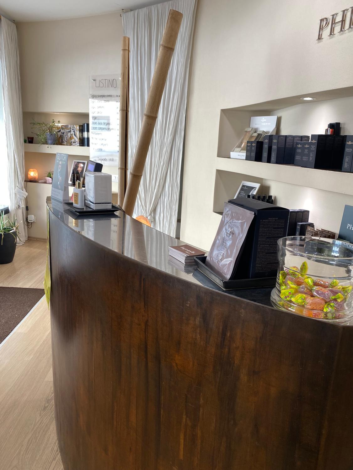 Azienda in vendita: Vendesi attività parrucchiere uomo donna a Italia - Parrucchieri - Immagine foto 4