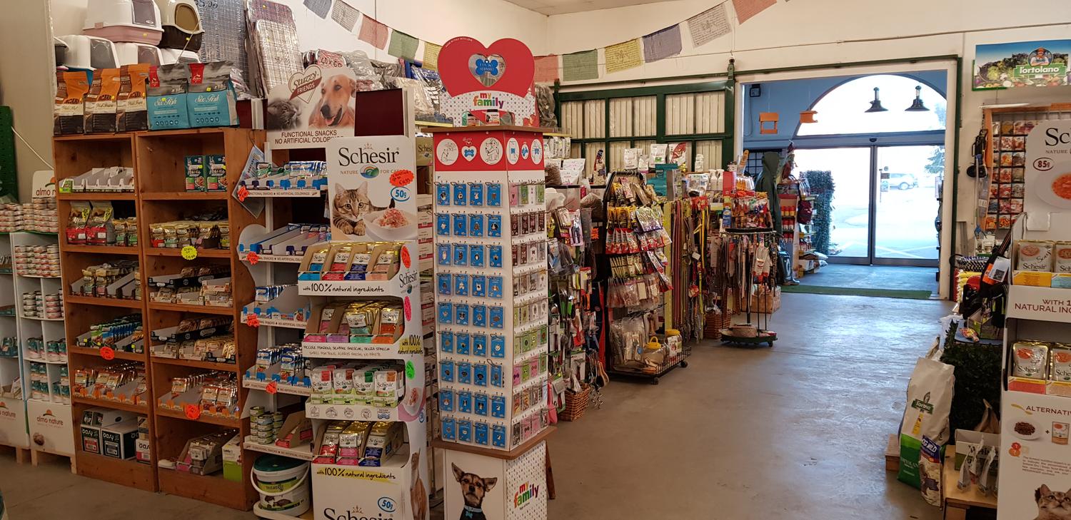 Azienda in vendita: Negozio di prodotti per animali, giardinaggio, agricoltura bio. a Italia - Prodotti e servizi per animali - Immagine foto 4