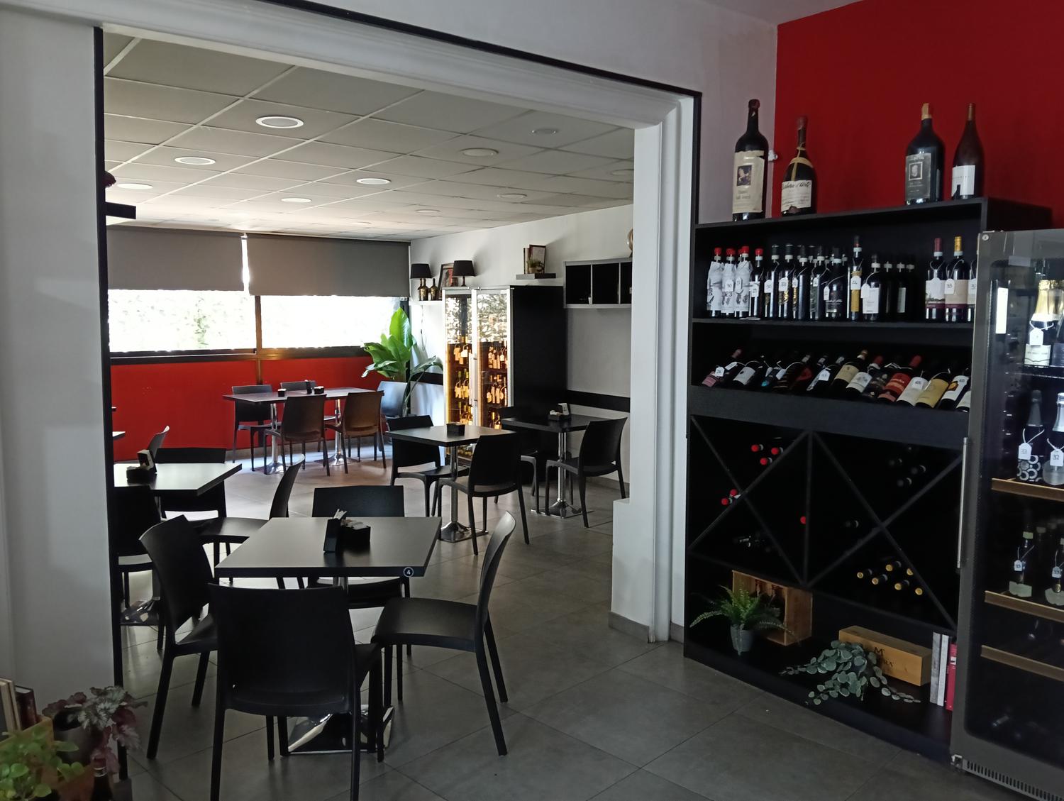 Azienda in vendita: Bar e cucina zona ospedale arredamento nuovo a Italia - Bar - Immagine foto 4