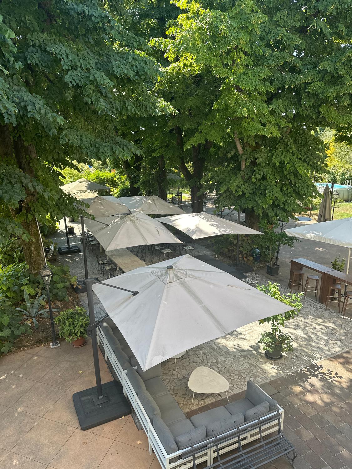 Azienda in vendita: Vendesi attività ristorativa con tutte le attrezzature  a Italia - Ristoranti - Immagine foto 2