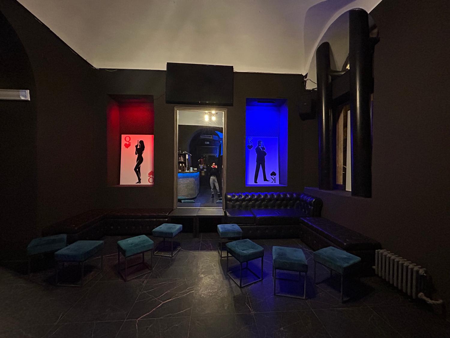 Azienda in vendita: Vedo attività di cocktailbar in zona movida Torinese
+ speackeasy a Italia - Bar - Immagine foto 3