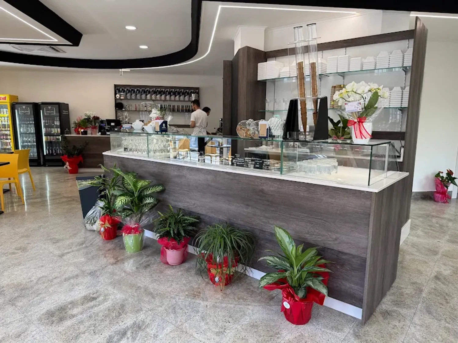 Azienda in vendita: Attività di caffetteria, gelateria e pasticceria a Italia - Pasticcerie - Immagine foto 2