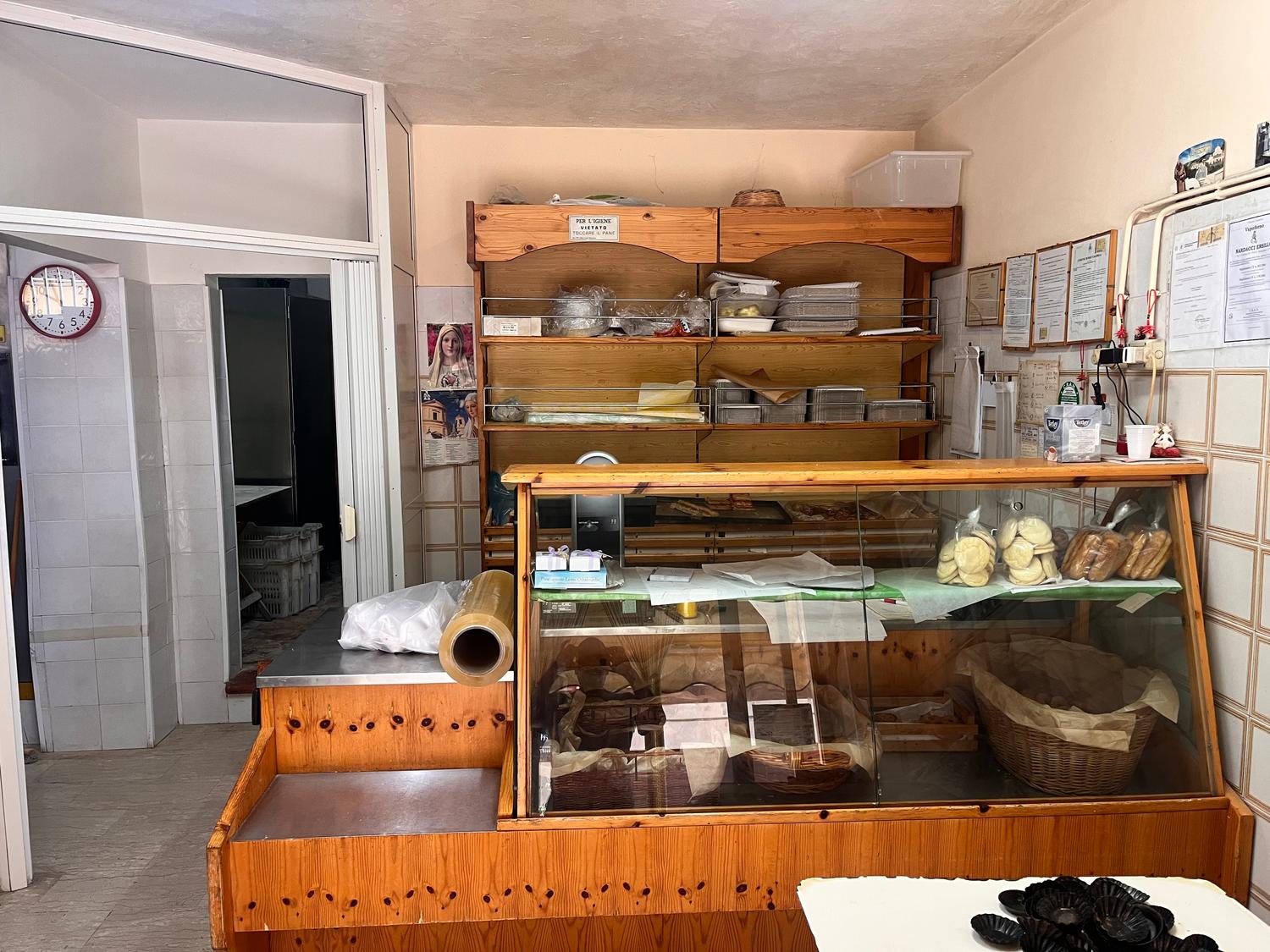 Azienda in vendita: Cedo Storico VapoForno con Immobili a Roccagorga (LT) a Italia - Panetterie - Immagine foto 3