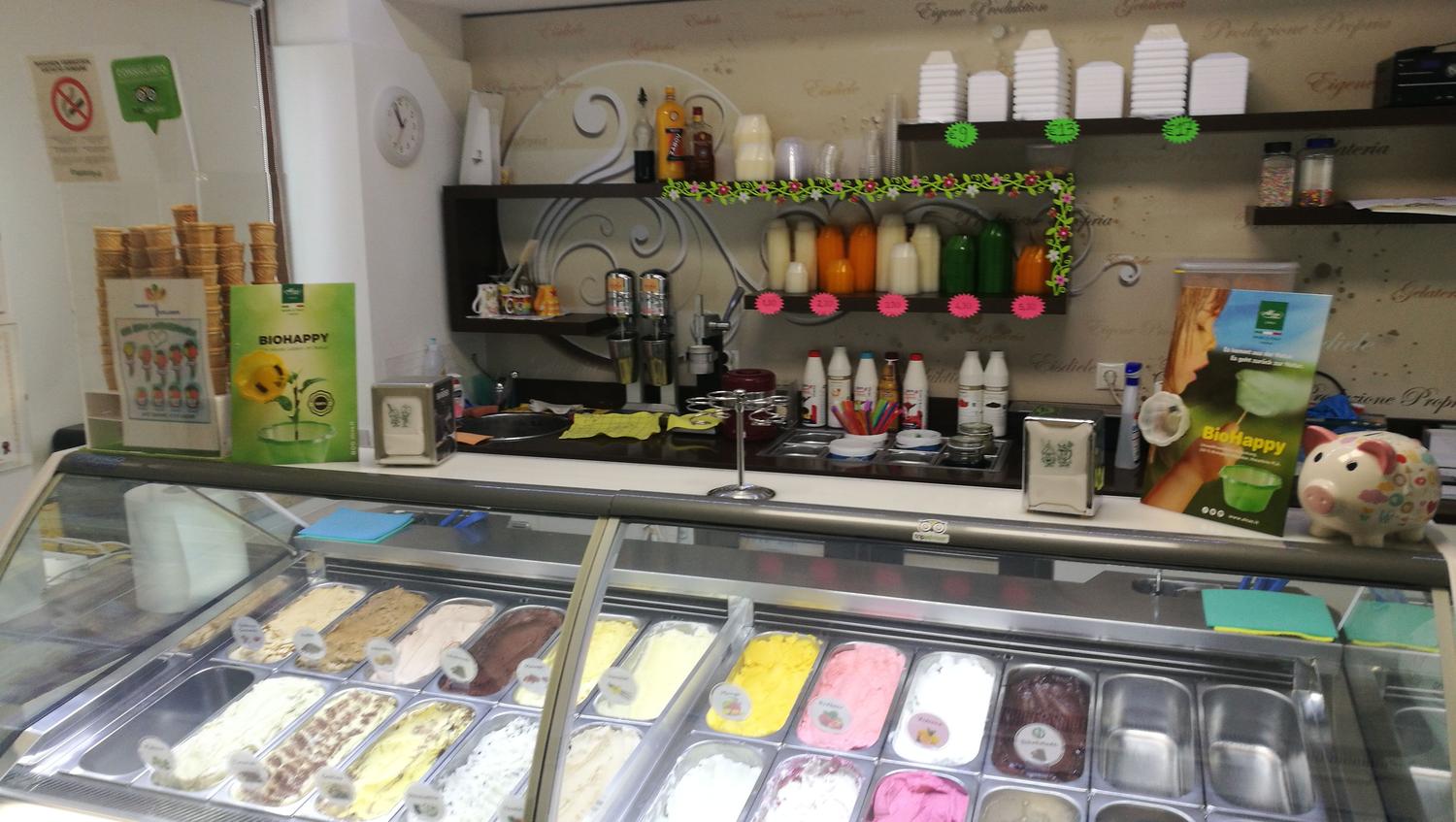 Azienda in vendita: VIVERE E LAVORARE IN ALTO ADIGE? QUESTA È L'OCCASIONE GIUSTA  a Italia - Gelaterie - Immagine foto 2