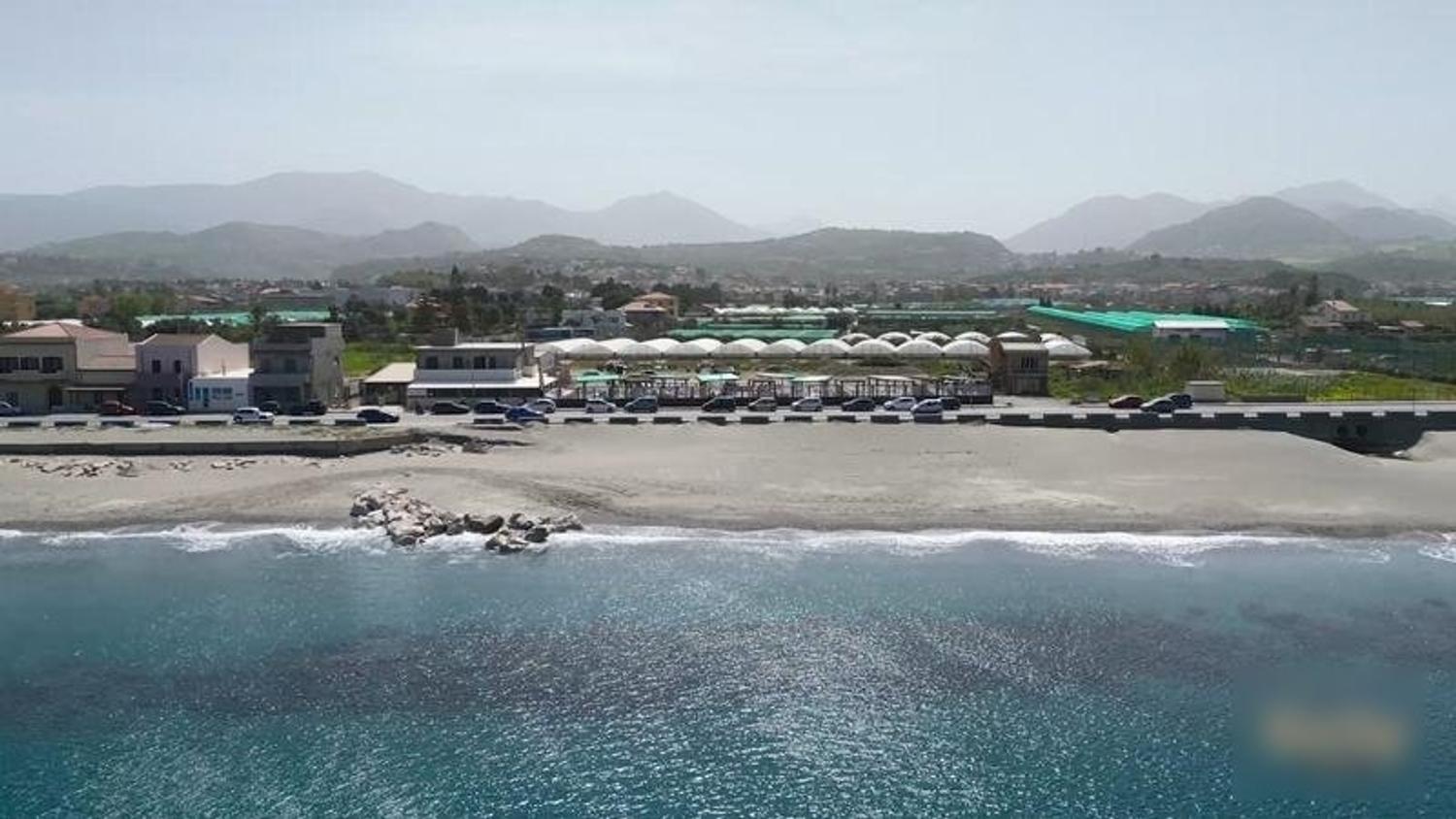 Azienda in vendita: Food destination sul mare con immobile e residenza a Italia - Ristoranti - Immagine principale