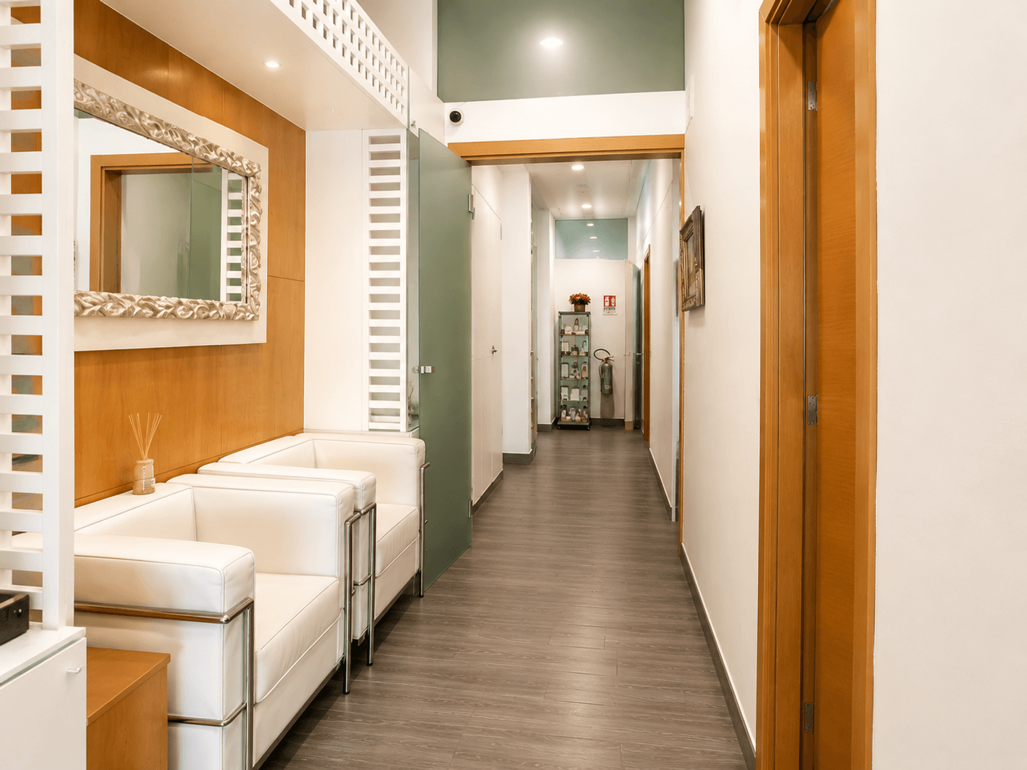 Azienda in vendita: Centro estetico avviato a Cagliari a Italia - Centri Estetici - Immagine foto 2